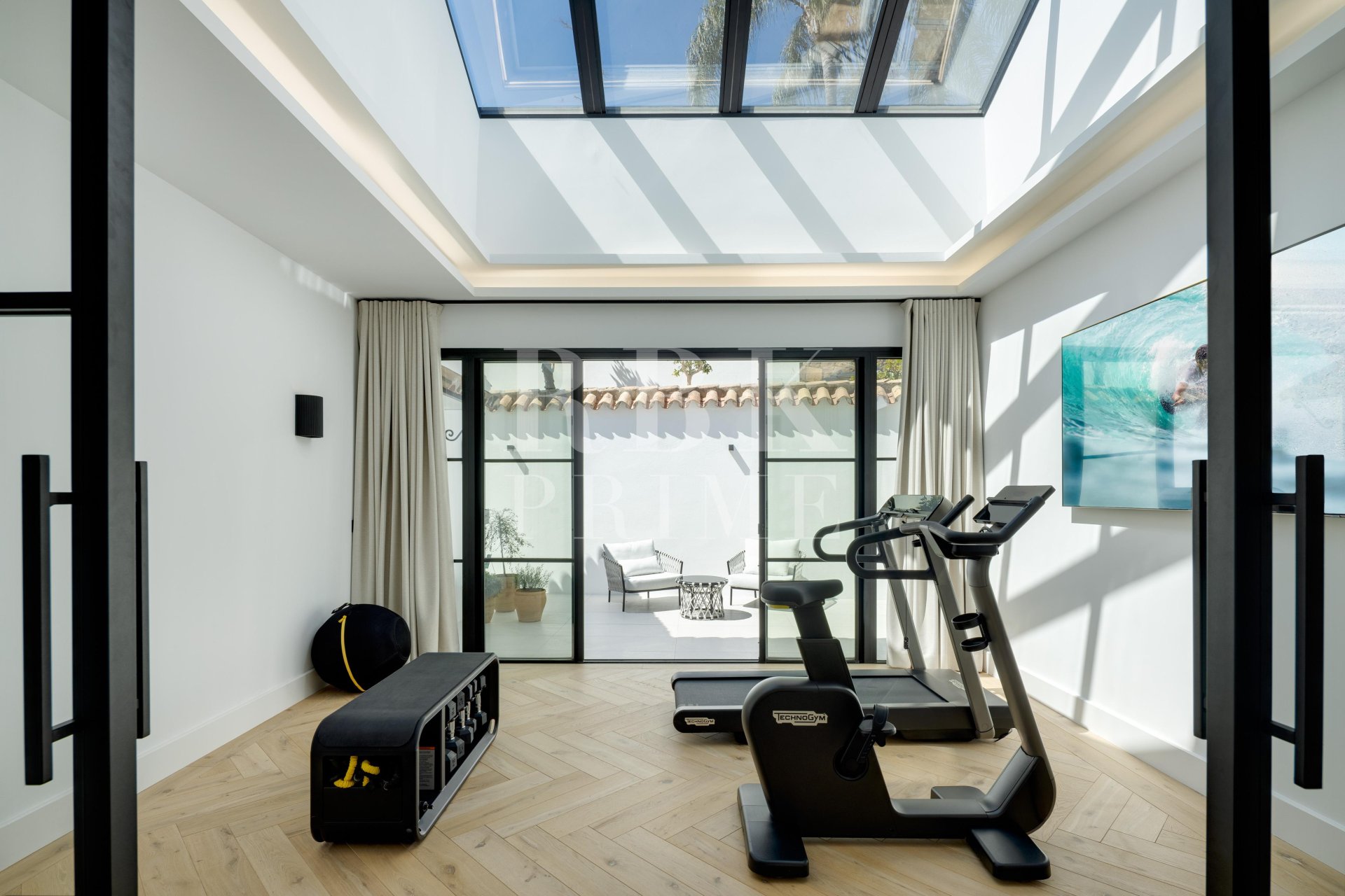 Resale - Villa -
Malaga - Benahavís