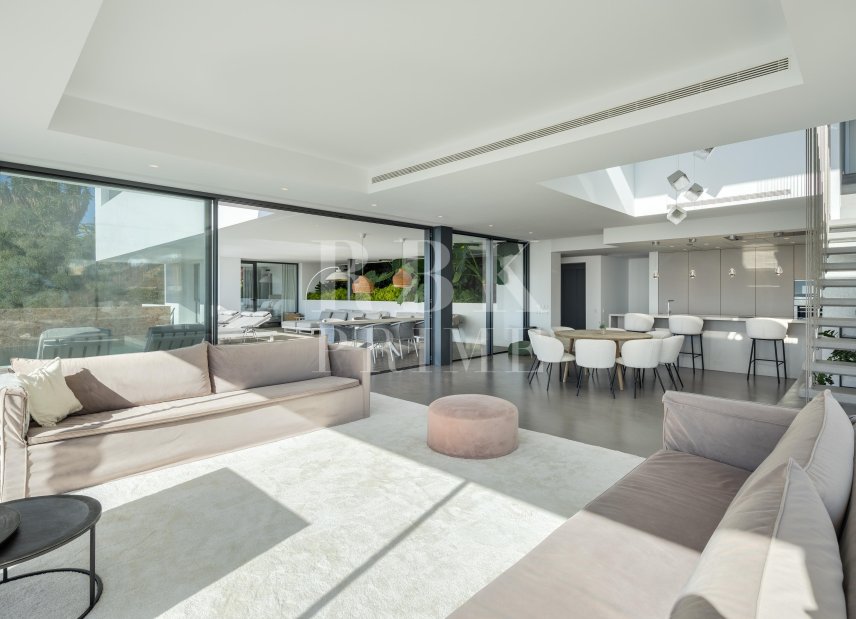 Resale - Villa -
Malaga - Benahavís