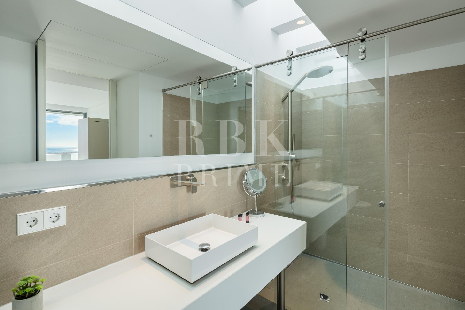 Resale - Villa -
Malaga - Benahavís