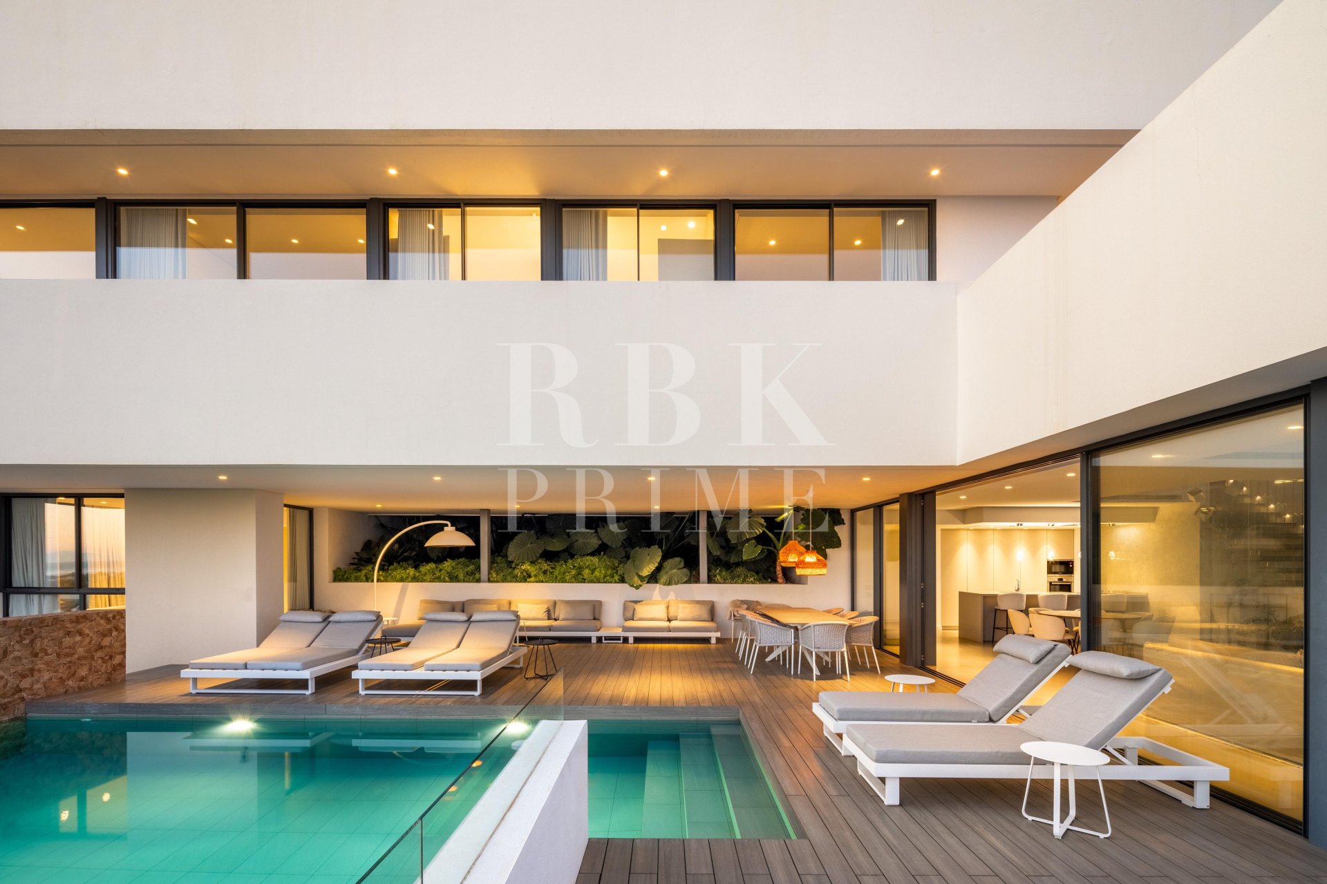 Resale - Villa -
Malaga - Benahavís