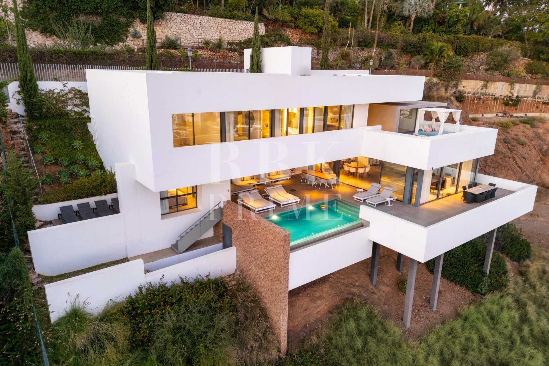 Resale - Villa -
Malaga - Benahavís