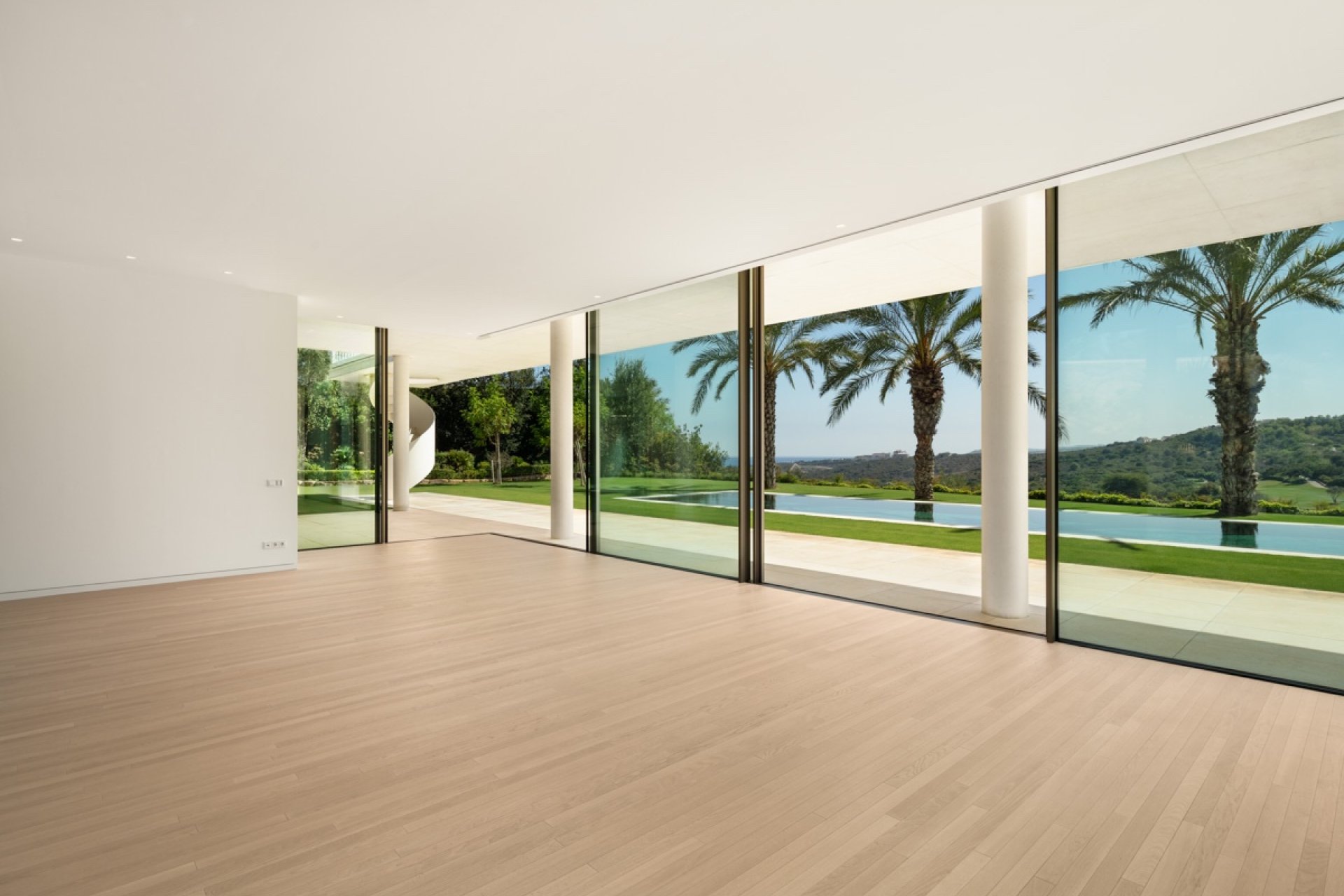 Resale - Villa -
Malaga - Casares