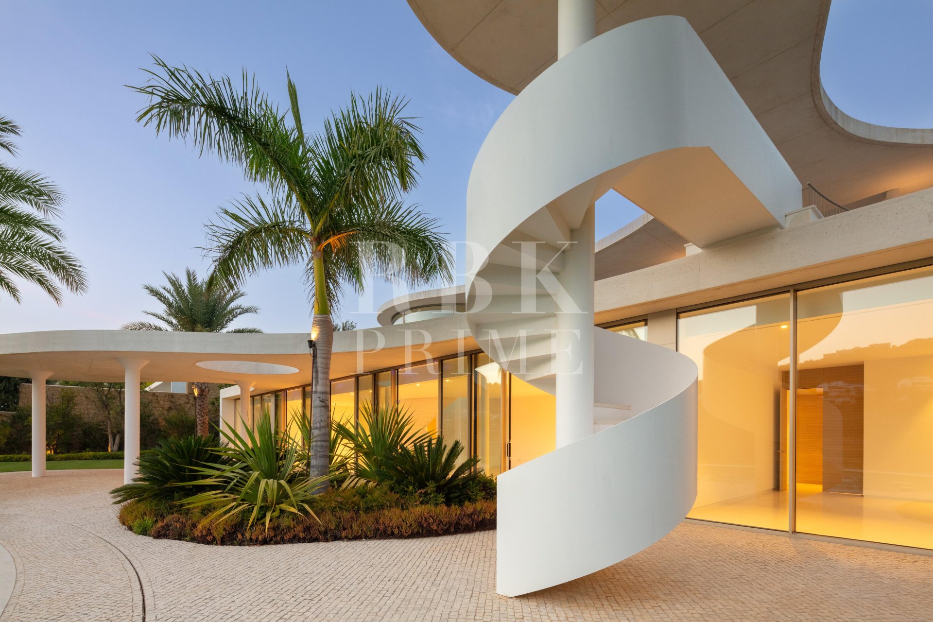 Resale - Villa -
Malaga - Casares