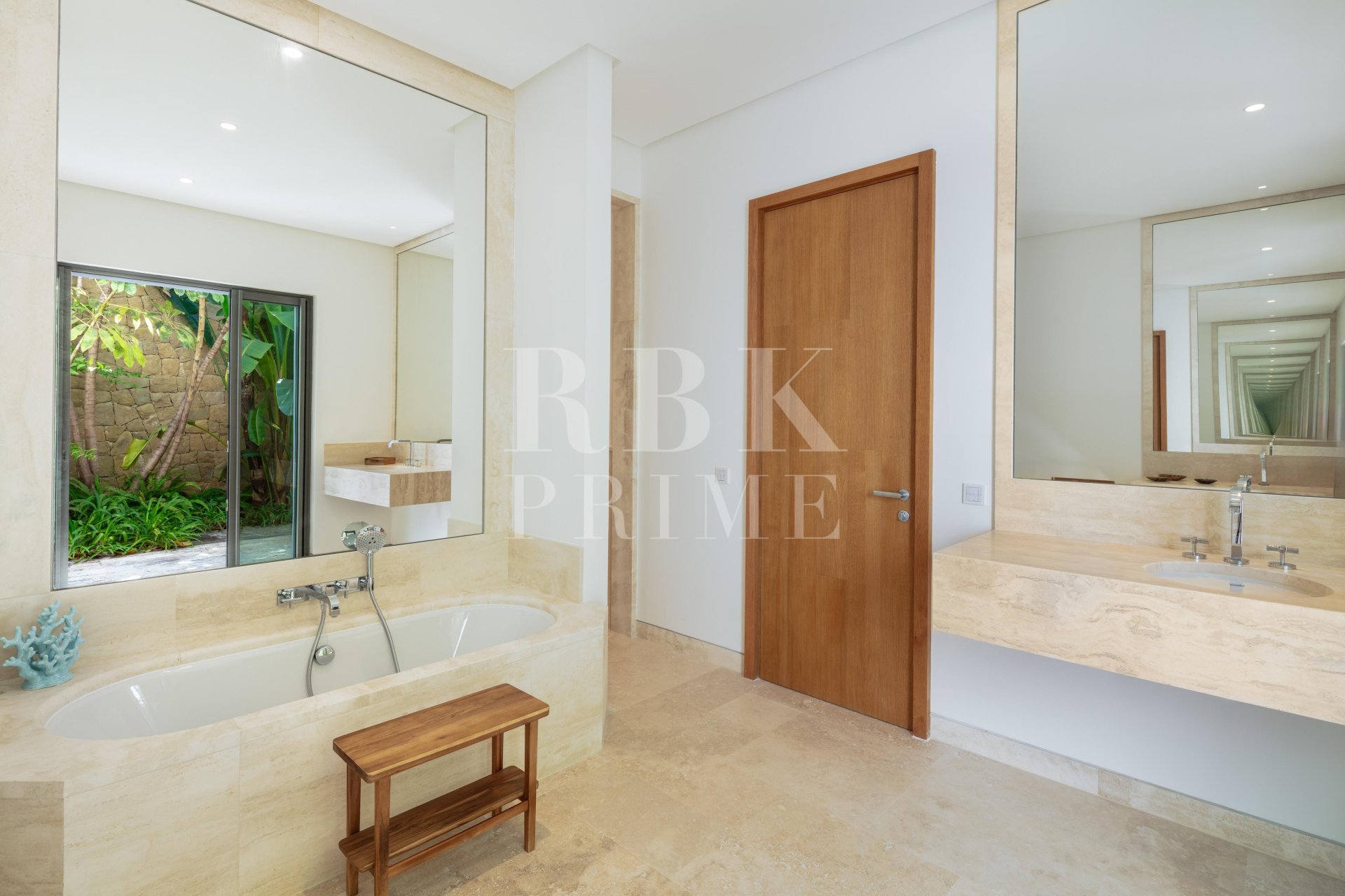 Resale - Villa -
Malaga - Casares