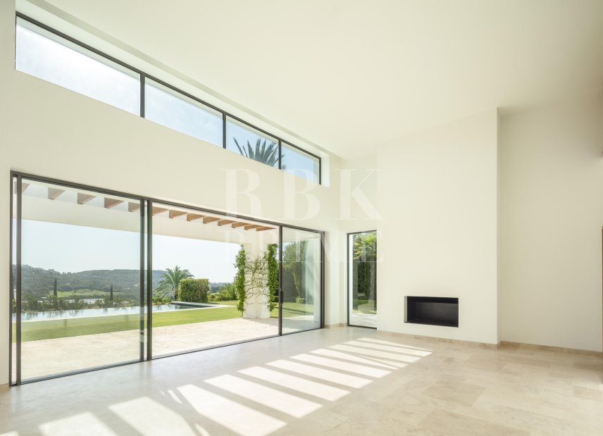 Resale - Villa -
Malaga - Casares