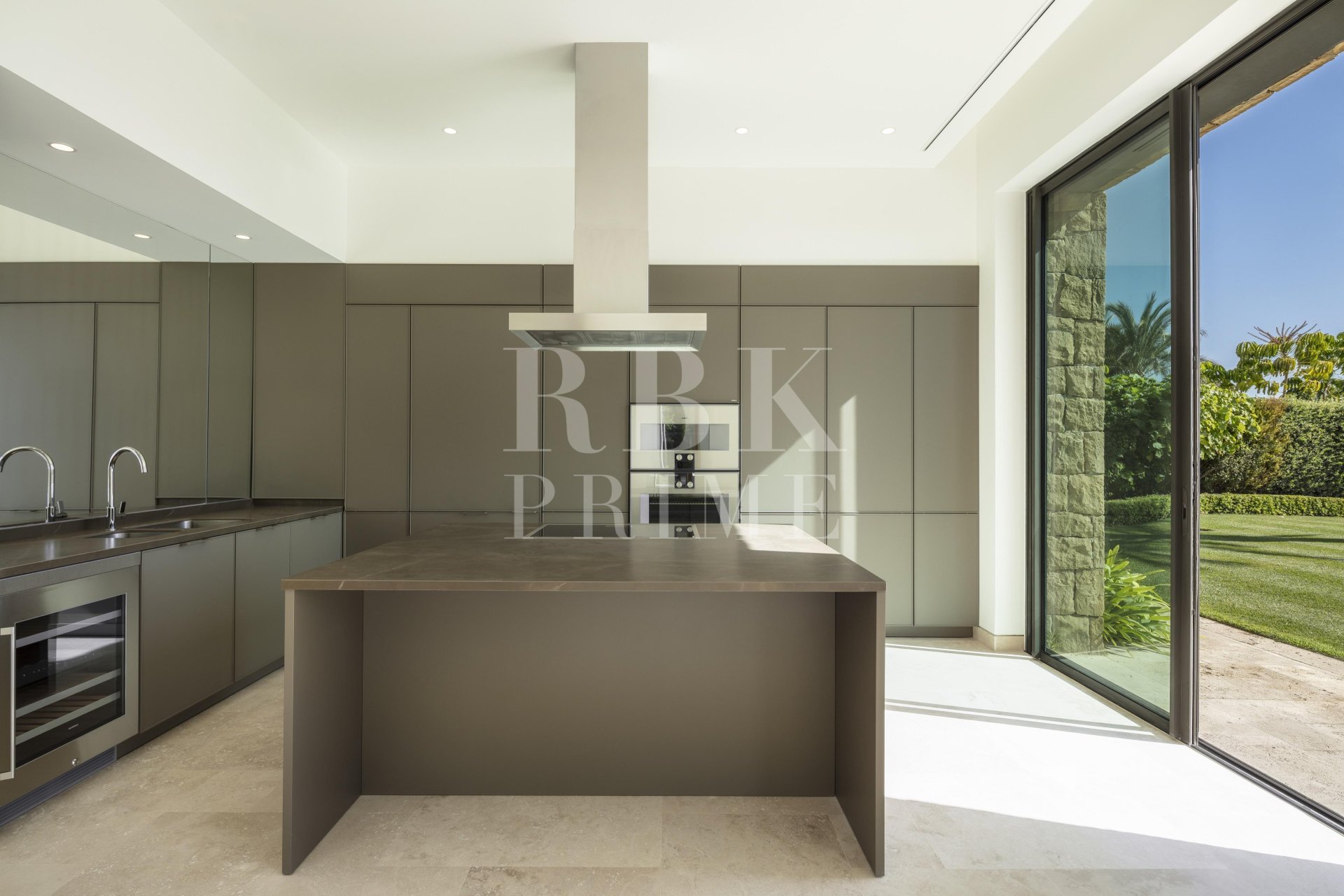 Resale - Villa -
Malaga - Casares