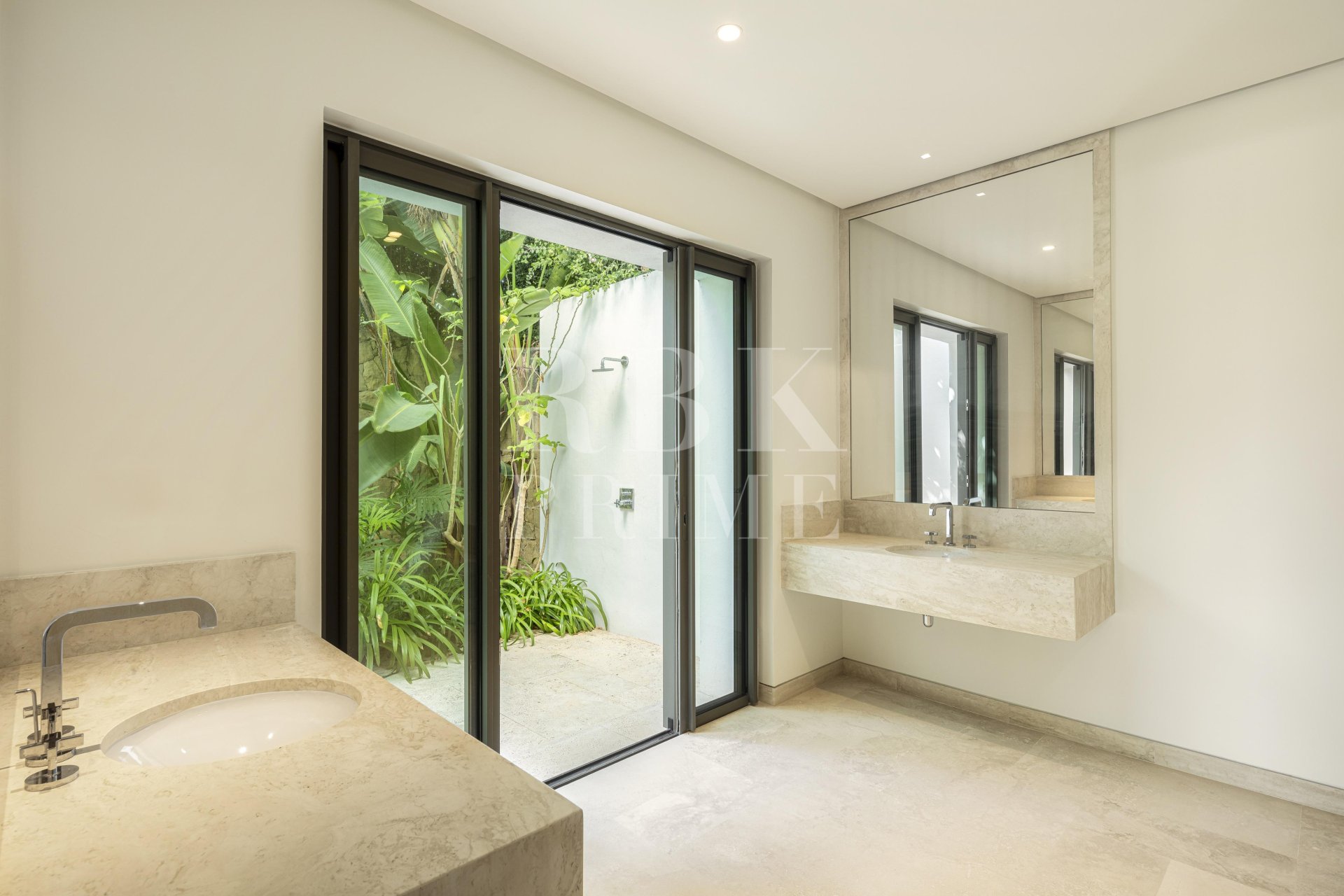 Resale - Villa -
Malaga - Casares