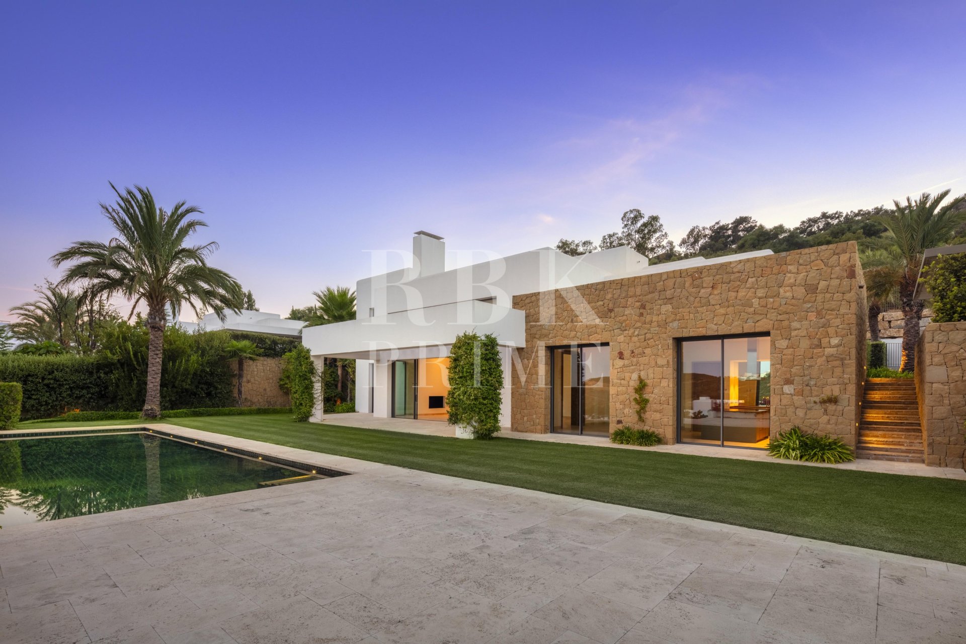 Resale - Villa -
Malaga - Casares