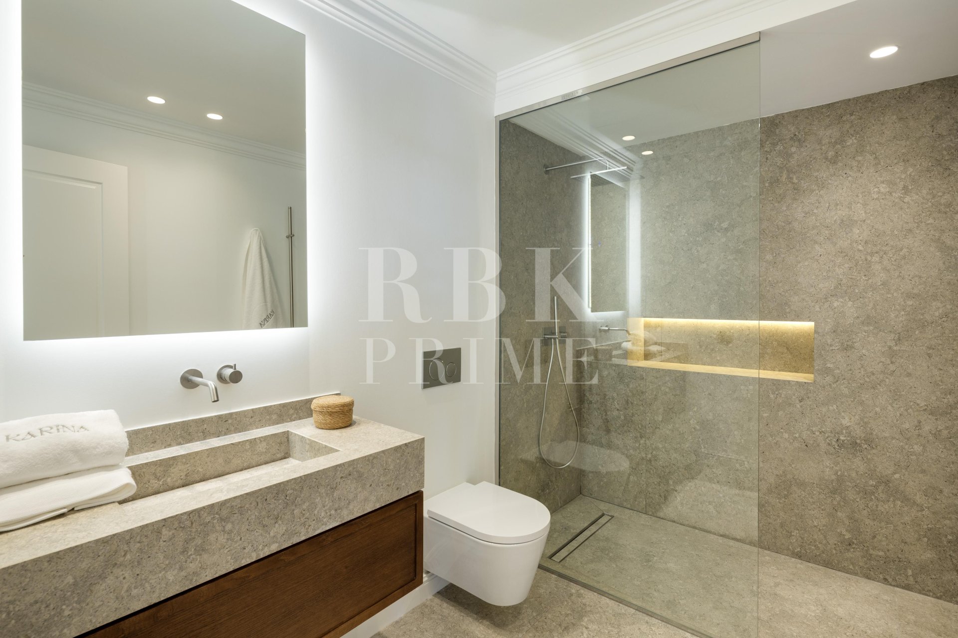 Resale - Villa -
Malaga - Málaga