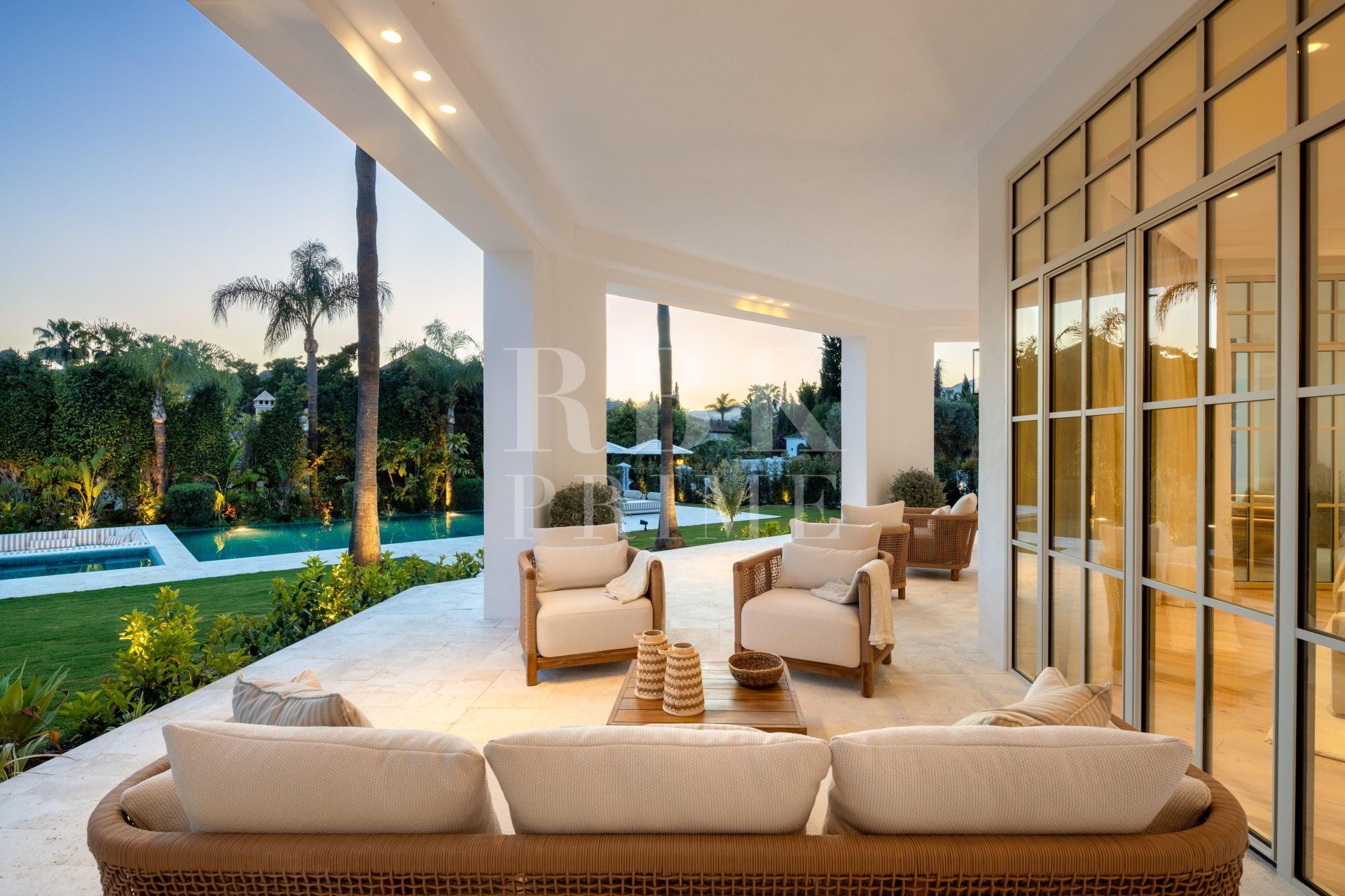 Resale - Villa -
Malaga - Málaga