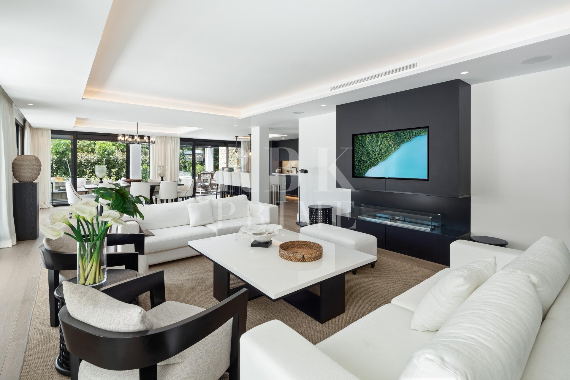Resale - Villa -
Malaga - Nueva Andalucía