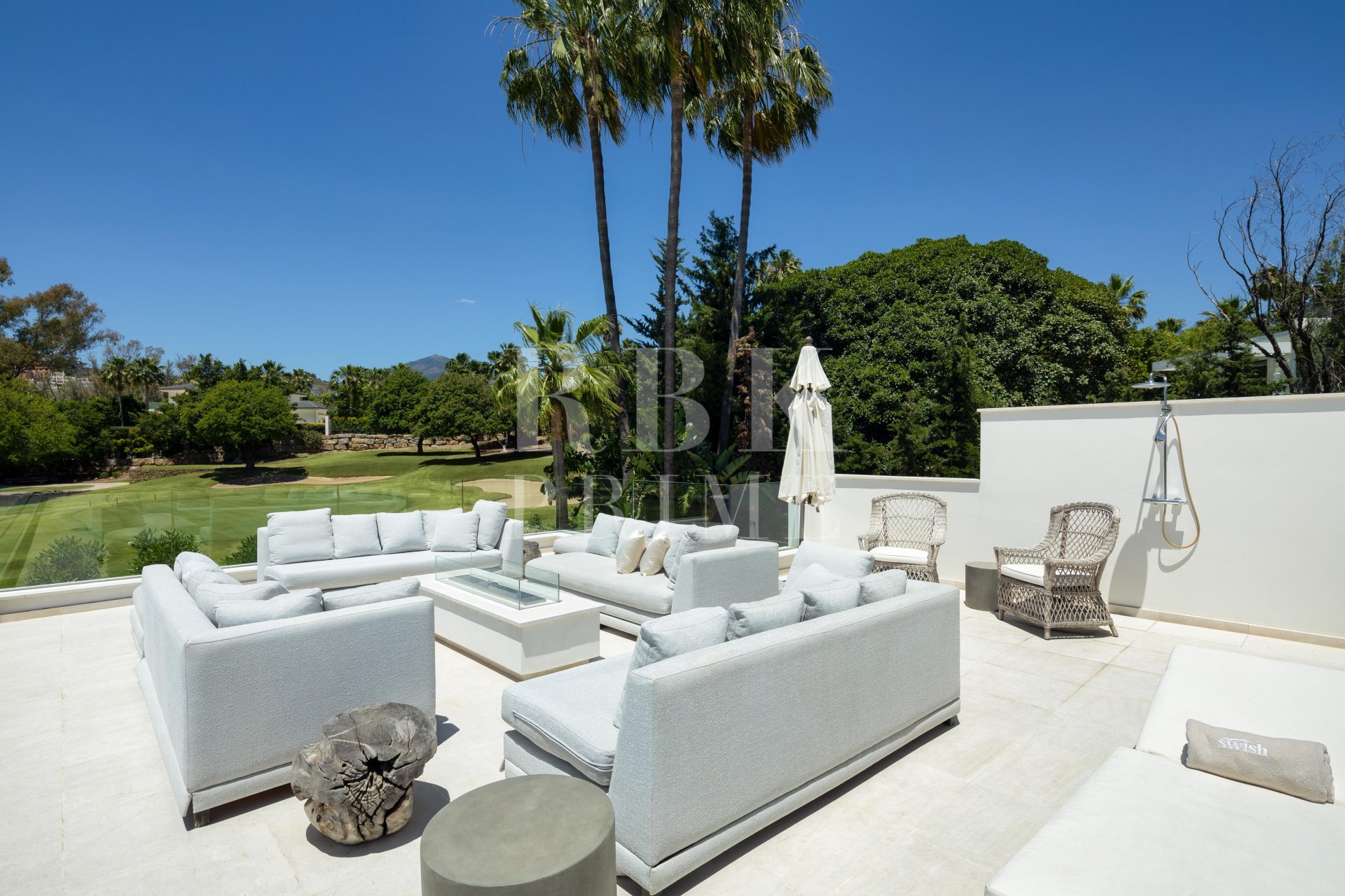 Resale - Villa -
Malaga - Nueva Andalucía