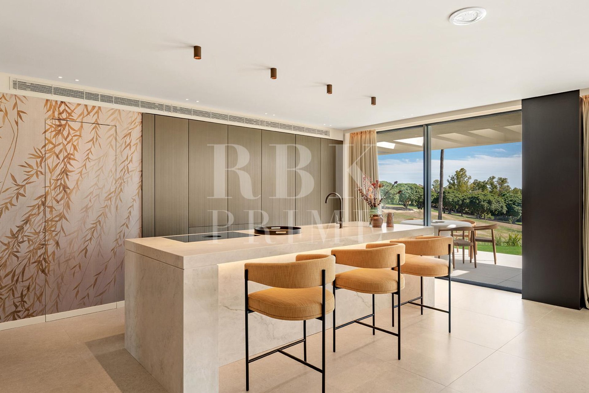 Resale - Villa -
Malaga - Nueva Andalucía