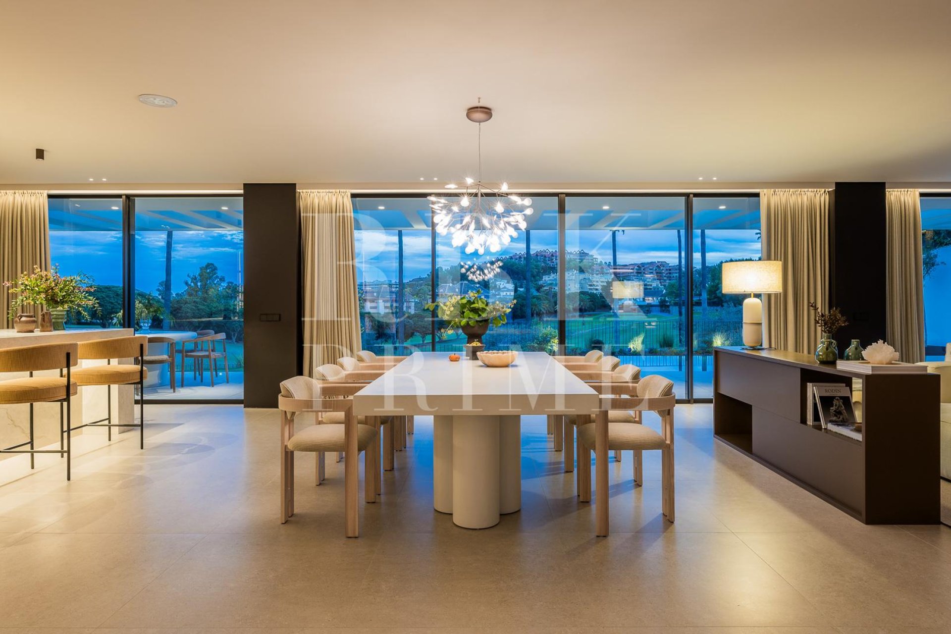 Resale - Villa -
Malaga - Nueva Andalucía