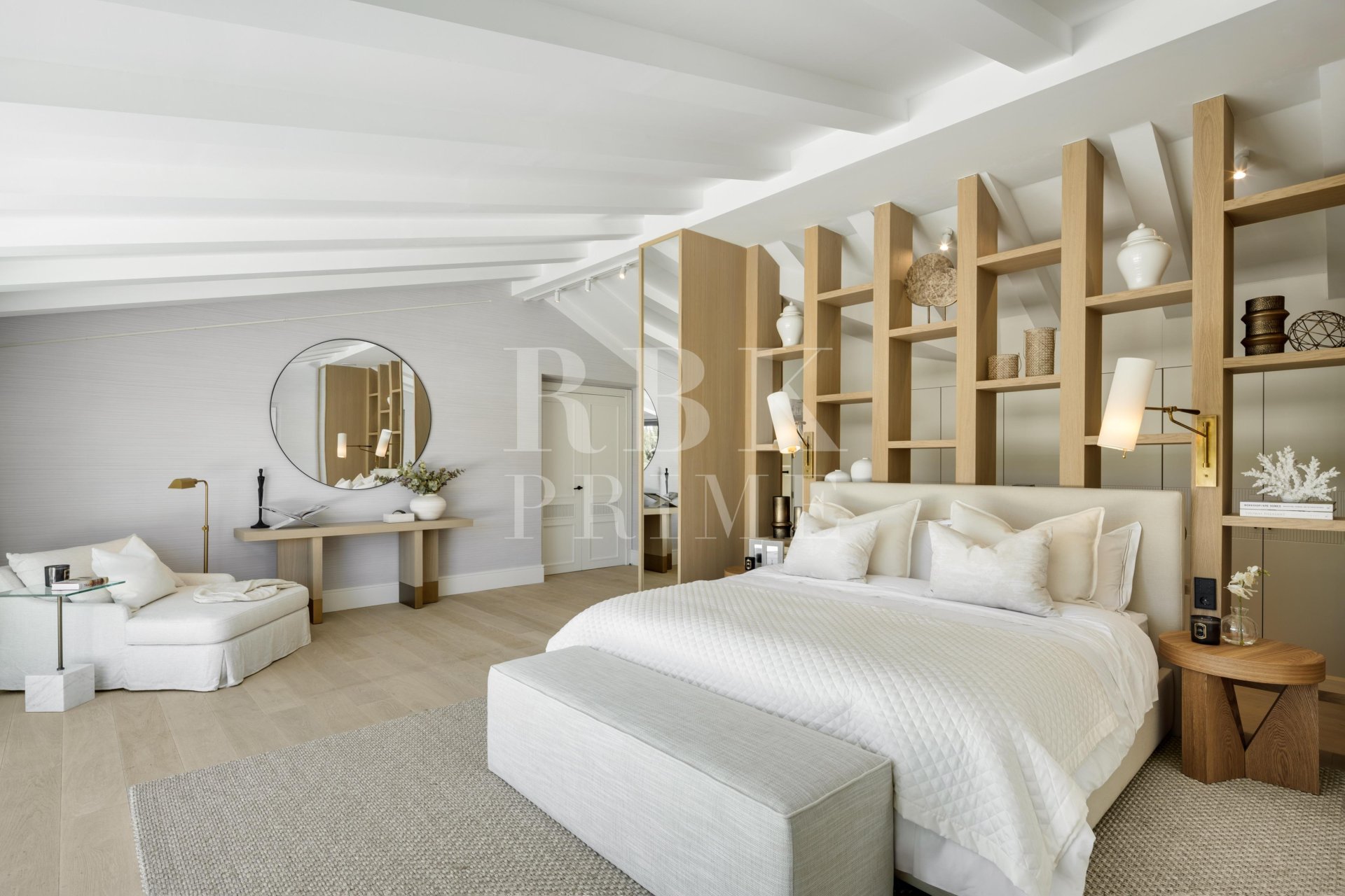 Resale - Villa -
Malaga - Nueva Andalucía