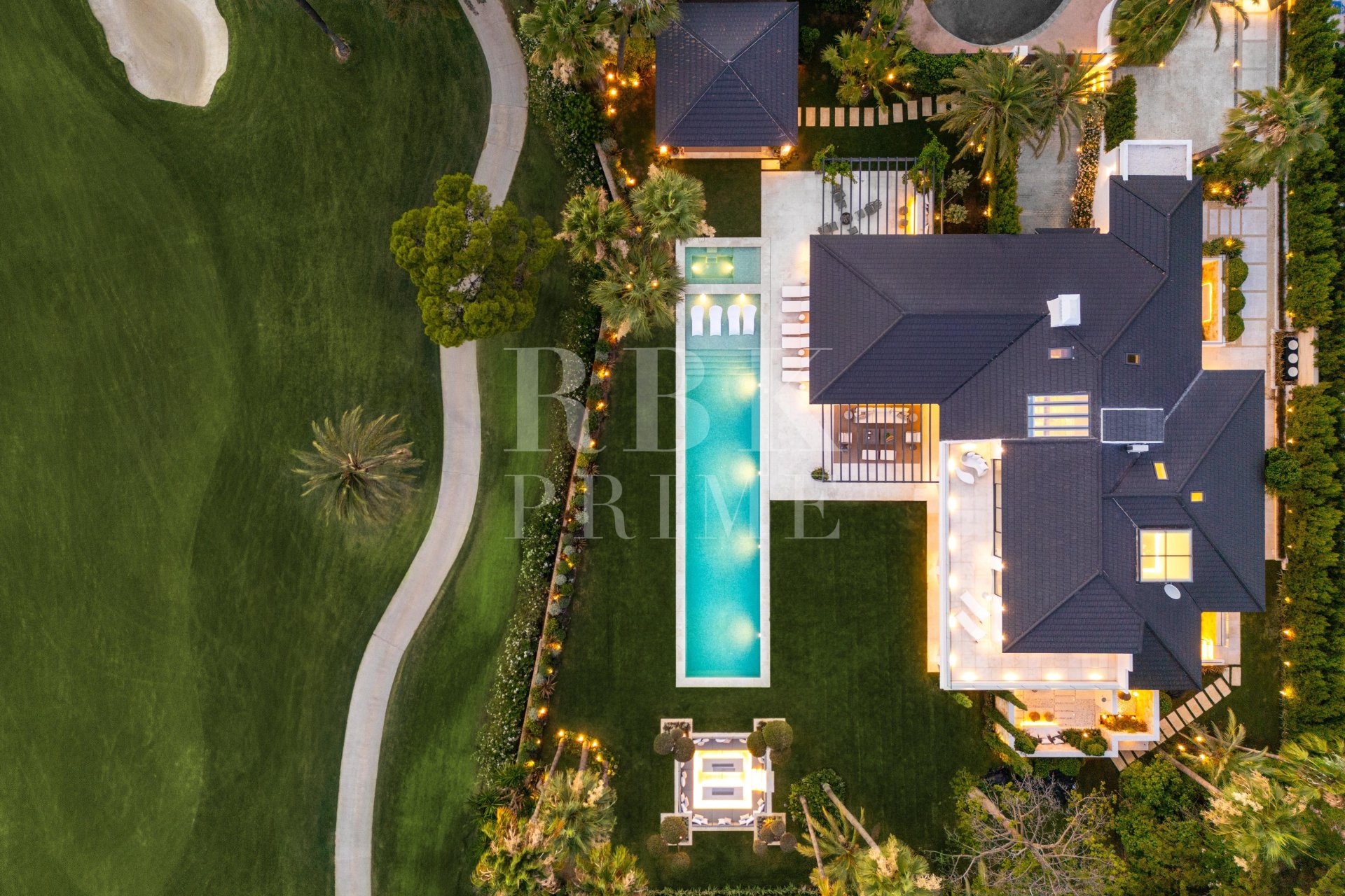 Resale - Villa -
Malaga - Nueva Andalucía