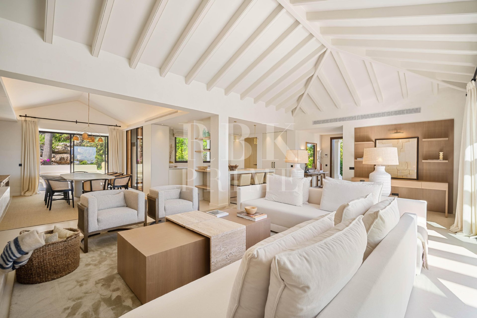 Resale - Villa -
Malaga - Nueva Andalucía