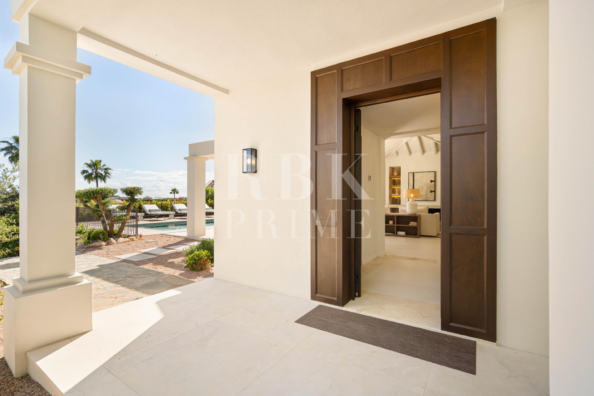 Resale - Villa -
Malaga - Nueva Andalucía