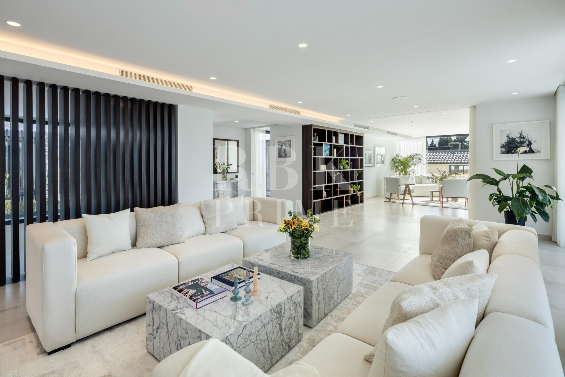 Resale - Villa -
Malaga - Nueva Andalucía