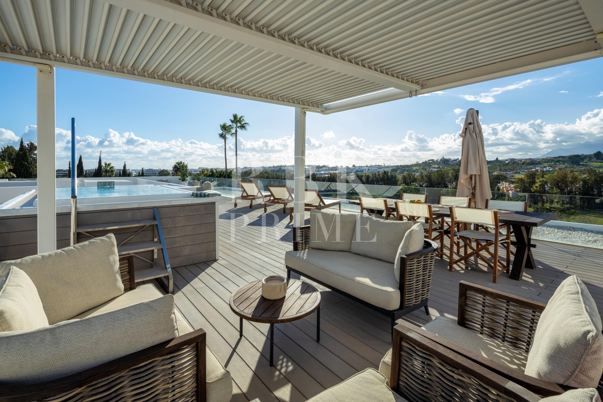 Resale - Villa -
Malaga - Nueva Andalucía