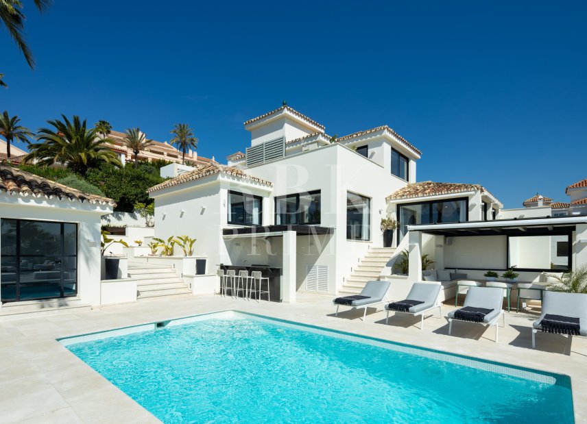 Resale - Villa -
Malaga - Nueva Andalucía