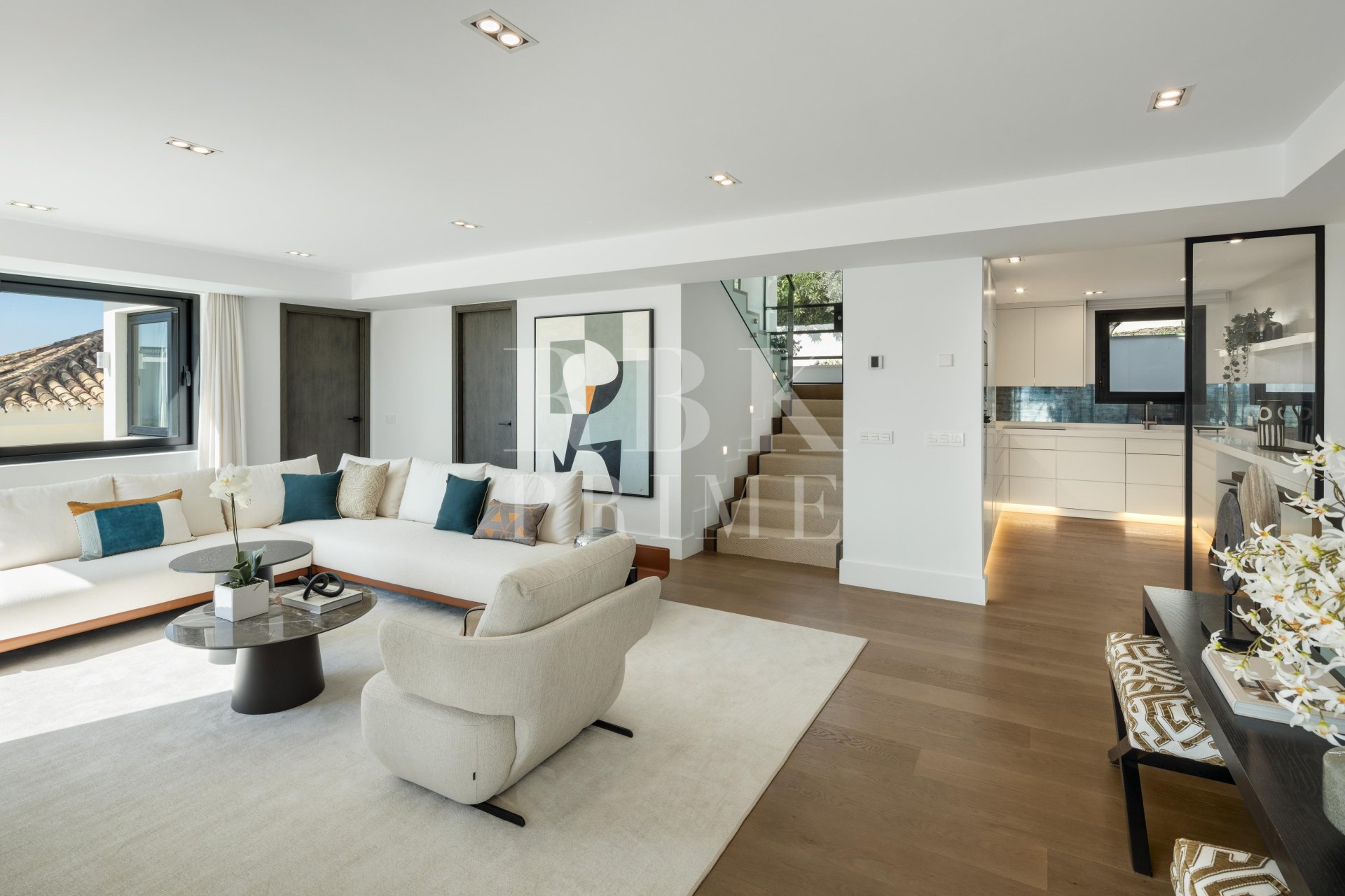 Resale - Villa -
Malaga - Nueva Andalucía