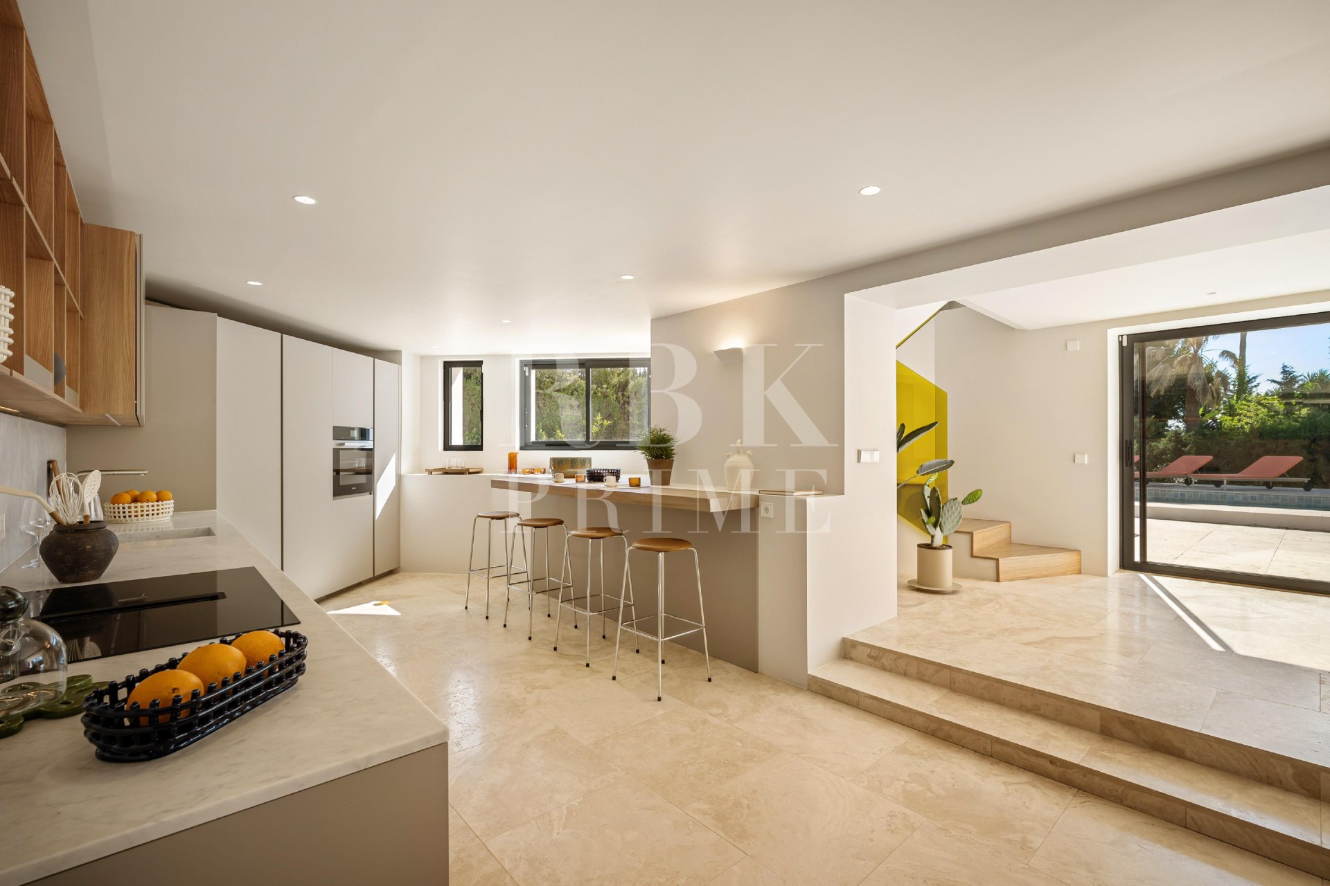Resale - Villa -
Malaga - Nueva Andalucía