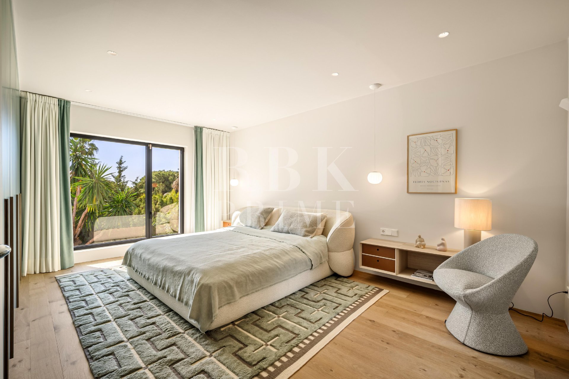 Resale - Villa -
Malaga - Nueva Andalucía