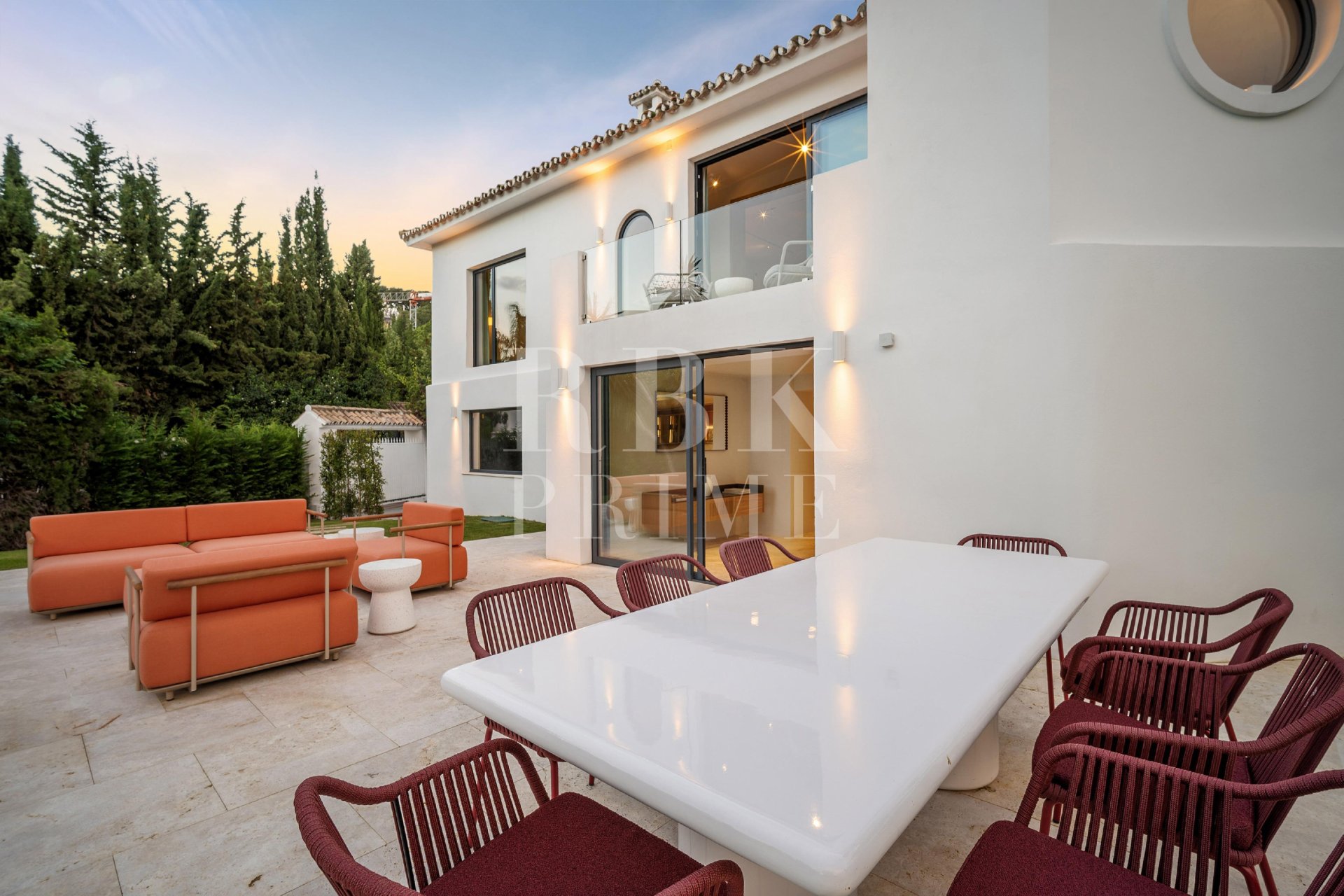 Resale - Villa -
Malaga - Nueva Andalucía