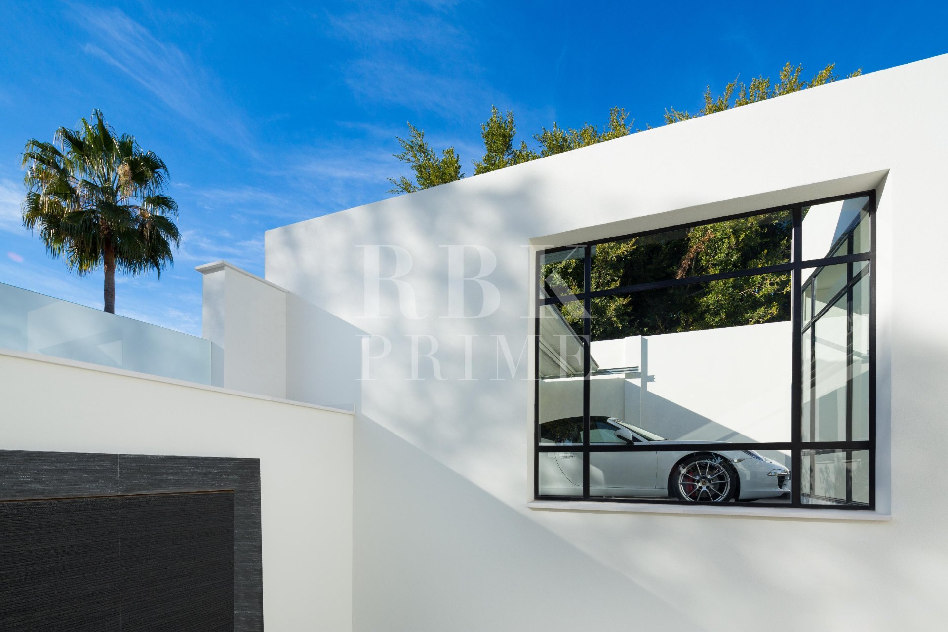 Resale - Villa -
Malaga - Nueva Andalucía