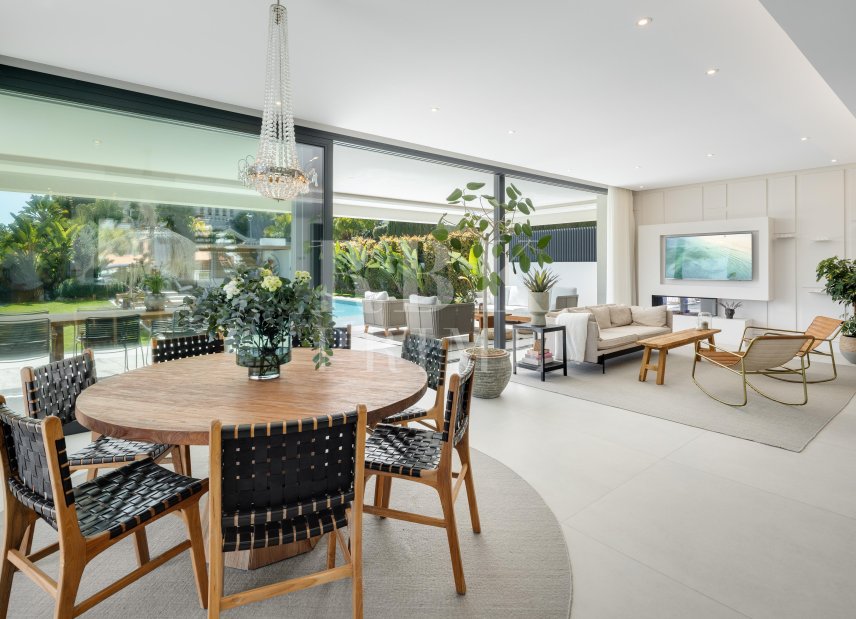 Resale - Villa -
Malaga - Nueva Andalucía