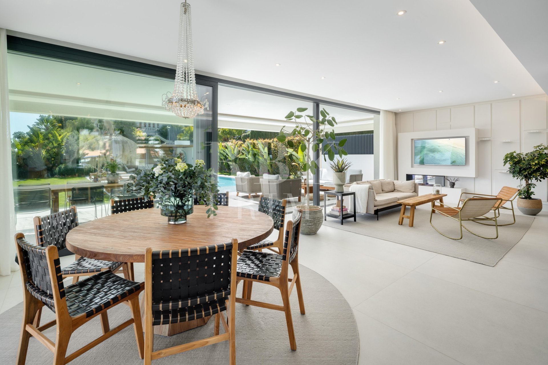 Resale - Villa -
Malaga - Nueva Andalucía