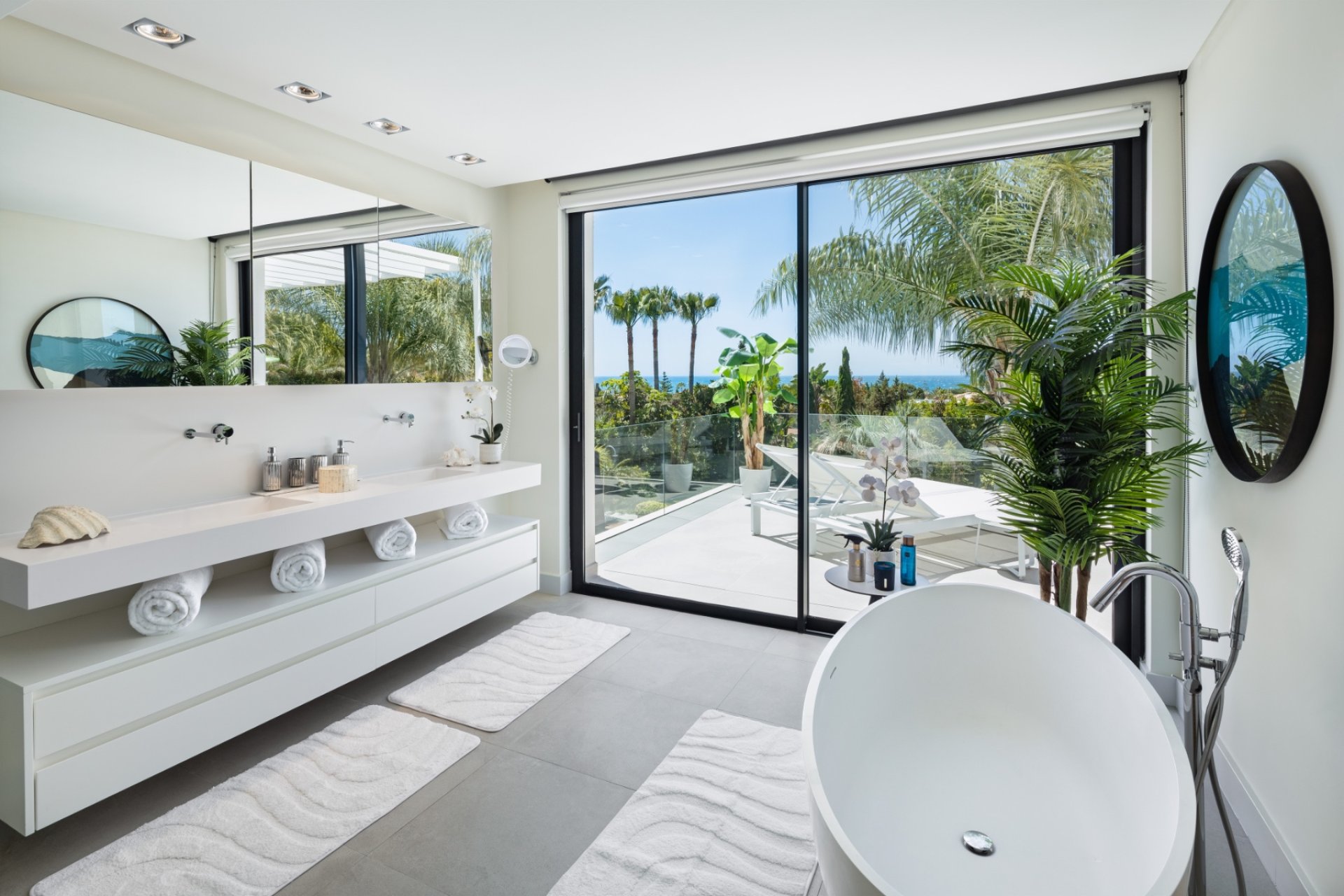 Resale - Villa -
Marbella - East Marbella