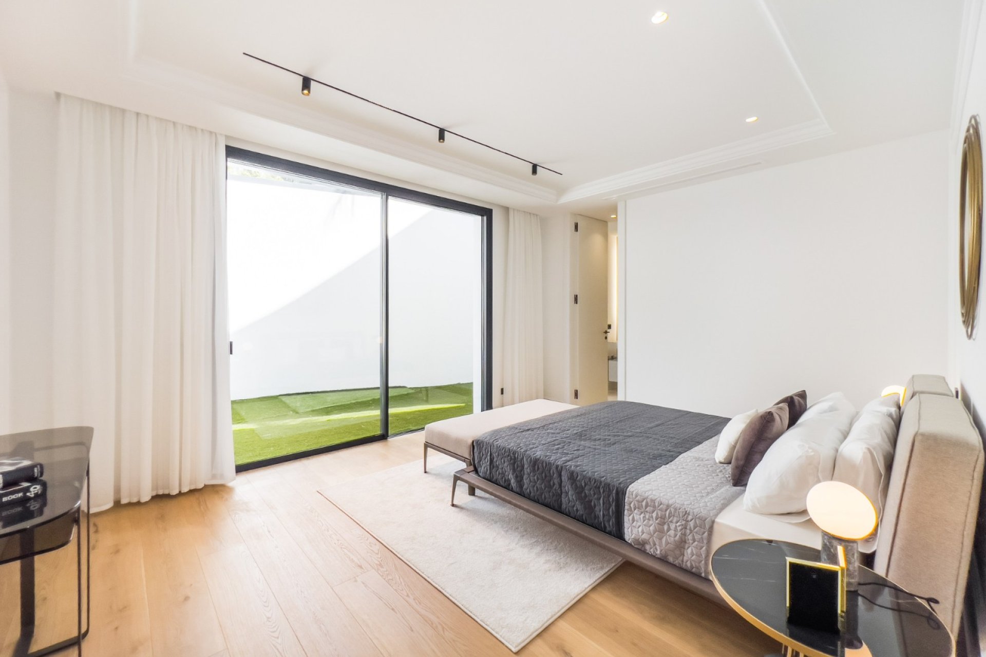 Resale - Villa -
Marbella - Golden Mile