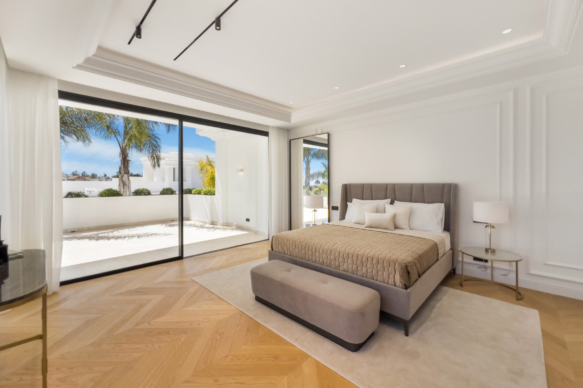 Resale - Villa -
Marbella - Golden Mile