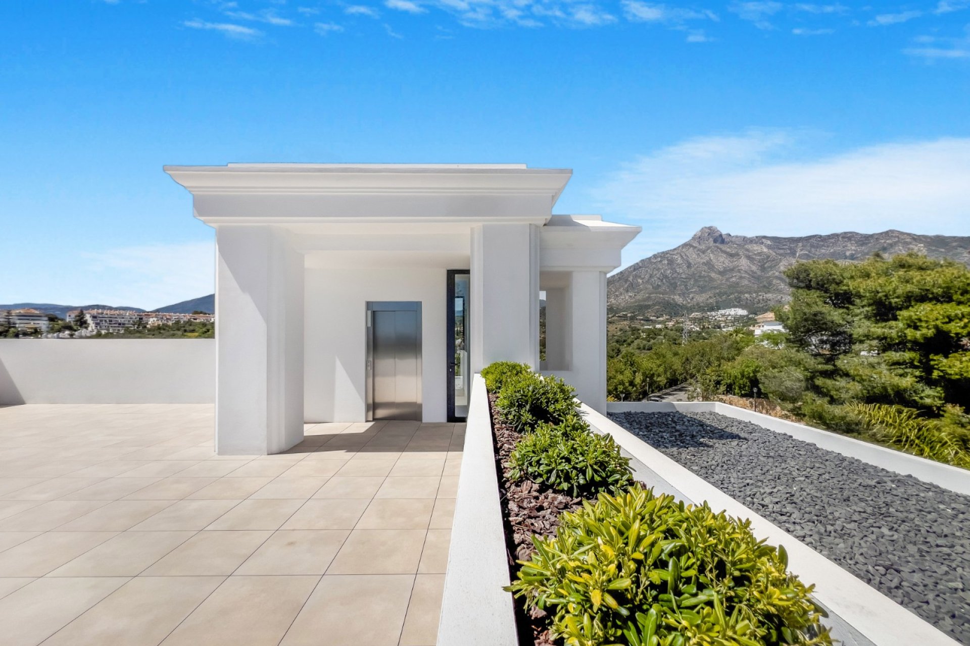 Resale - Villa -
Marbella - Golden Mile