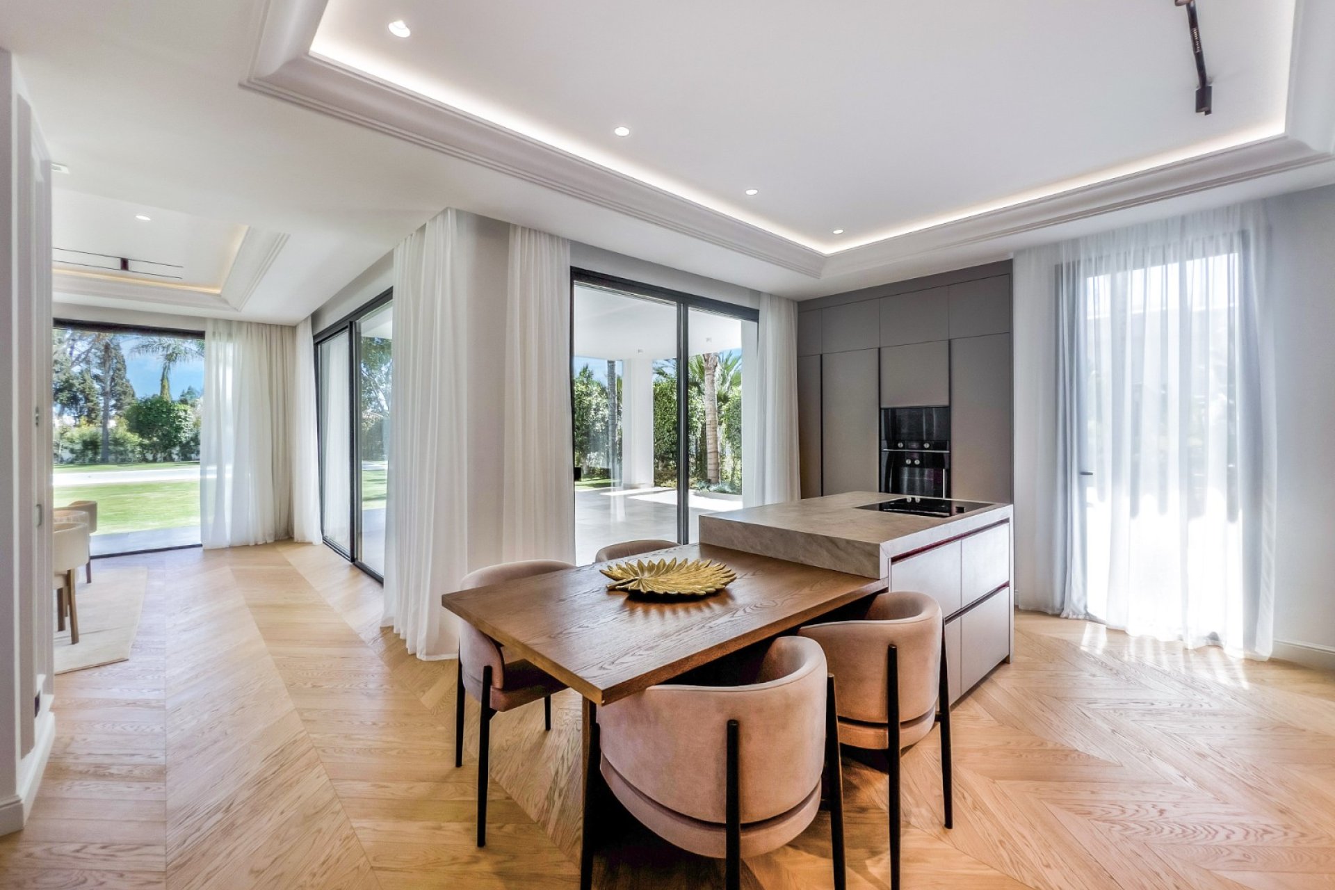 Resale - Villa -
Marbella - Golden Mile