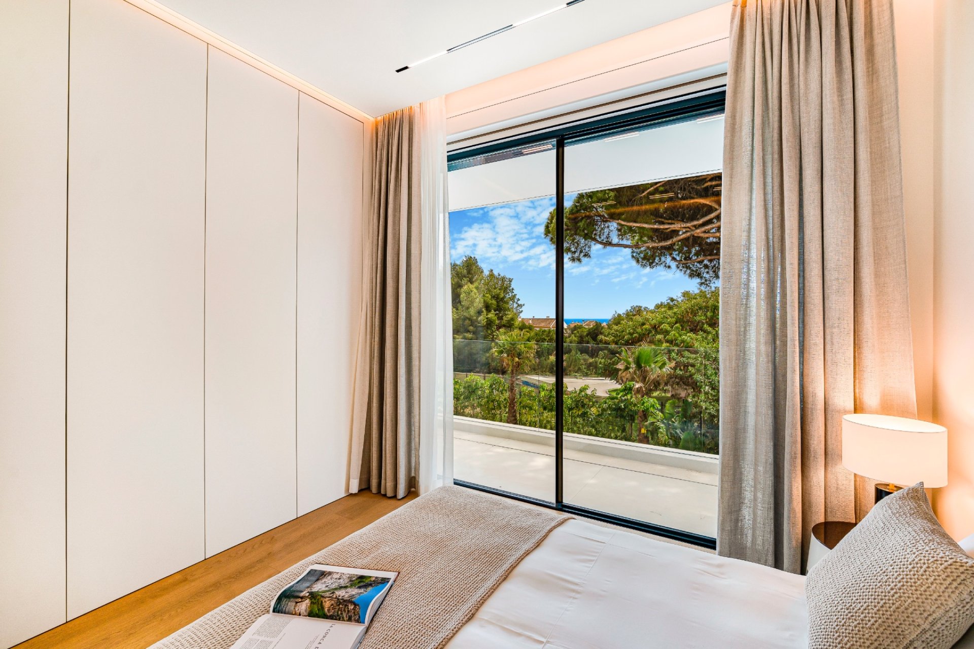 Resale - Villa -
Marbella - Nagueles