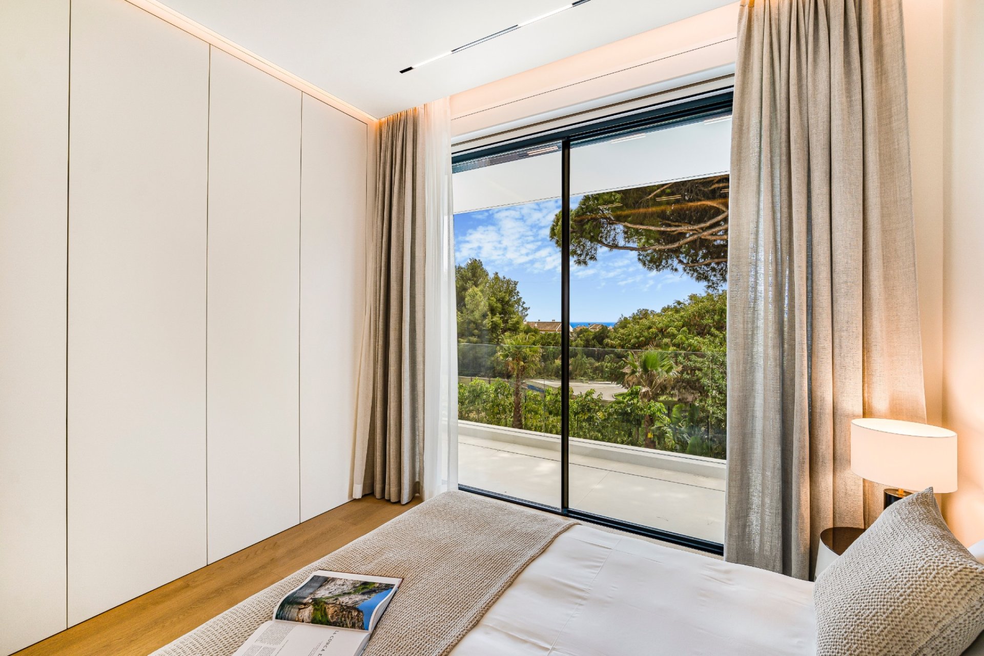 Resale - Villa -
Marbella - Nagueles