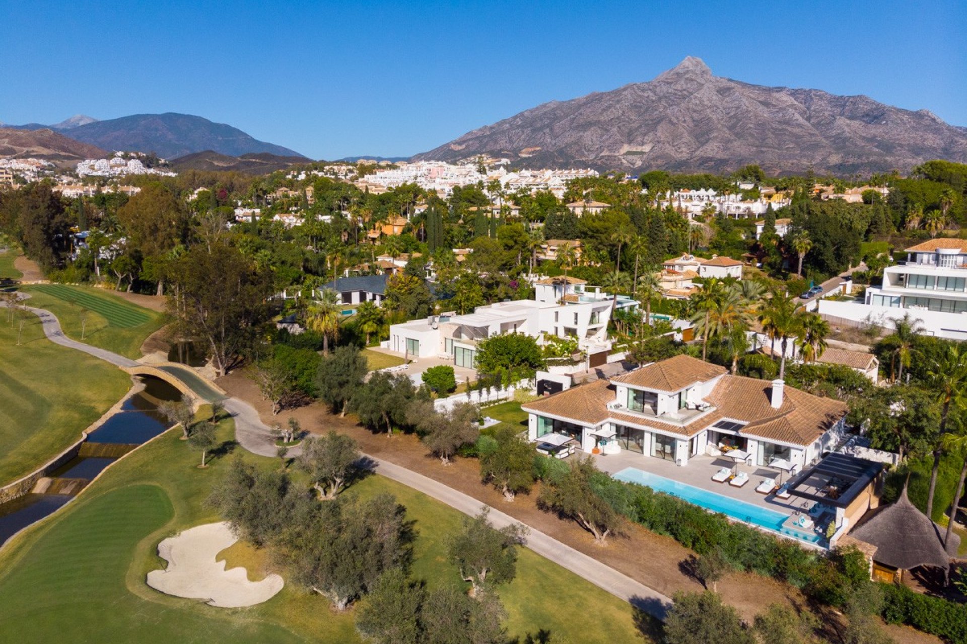 Resale - Villa -
Marbella - Nueva Andalucía