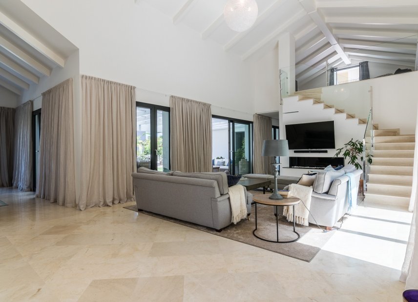 Resale - Villa -
Marbella - Nueva Andalucía