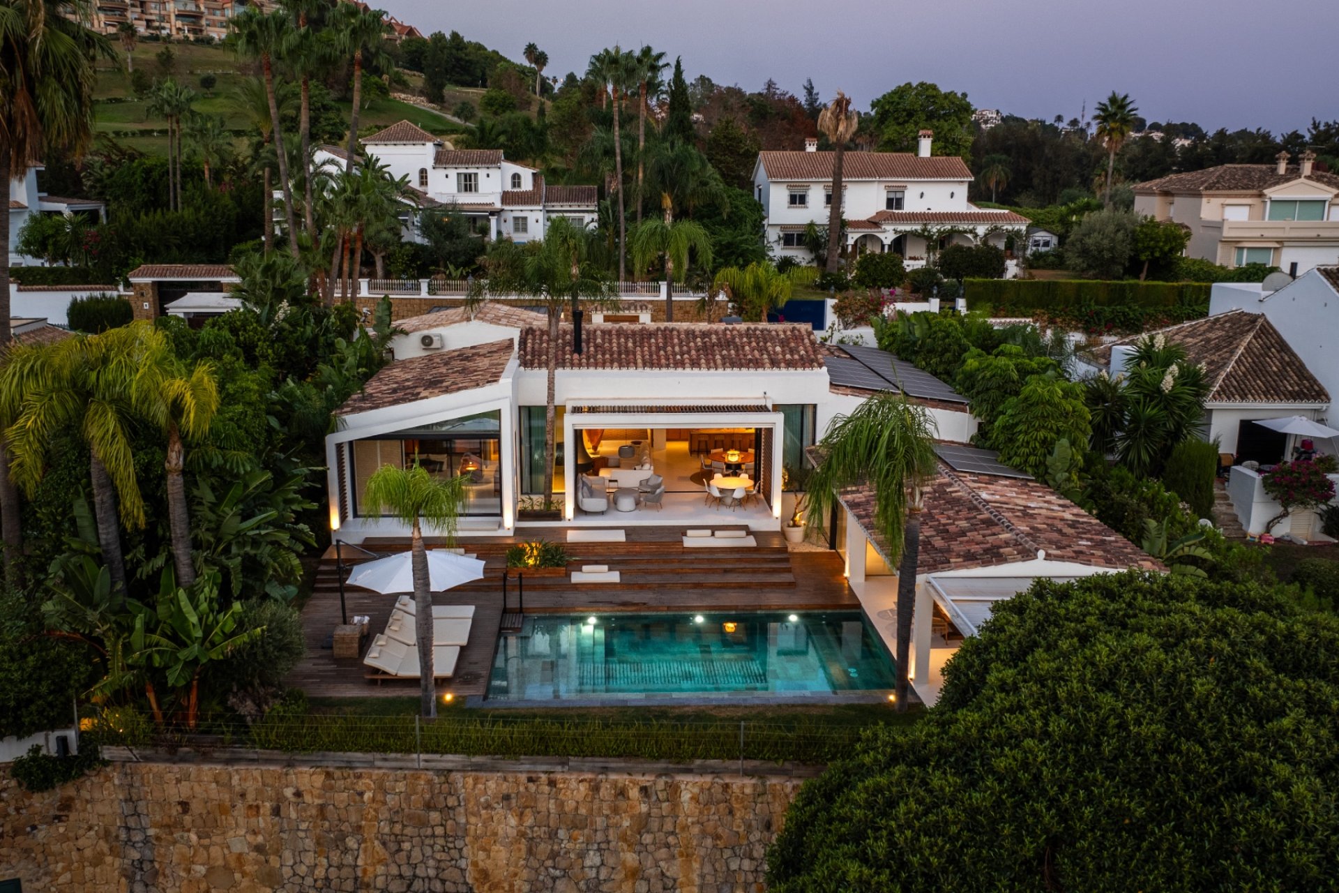 Resale - Villa -
Marbella - Nueva Andalucía