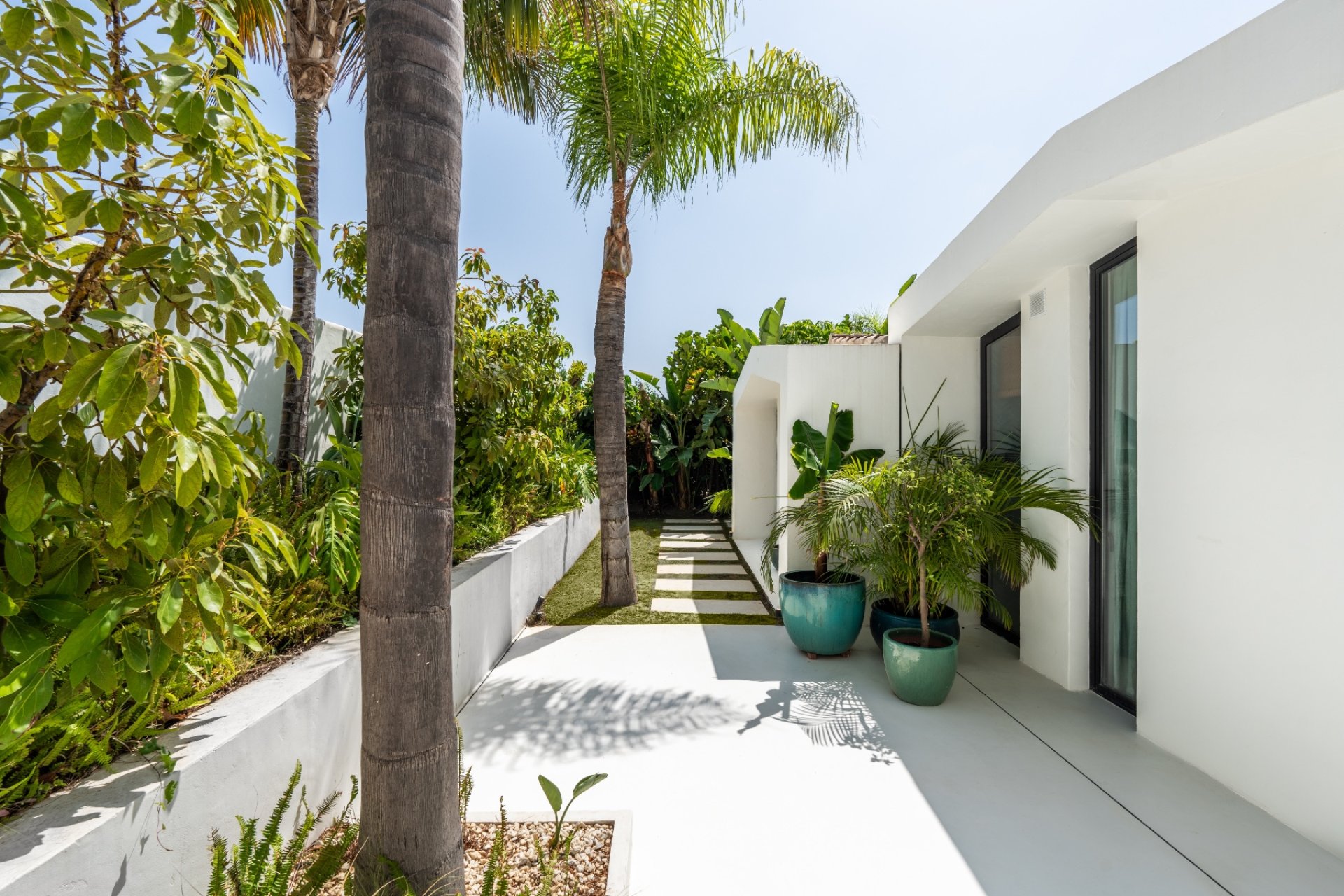Resale - Villa -
Marbella - Nueva Andalucía