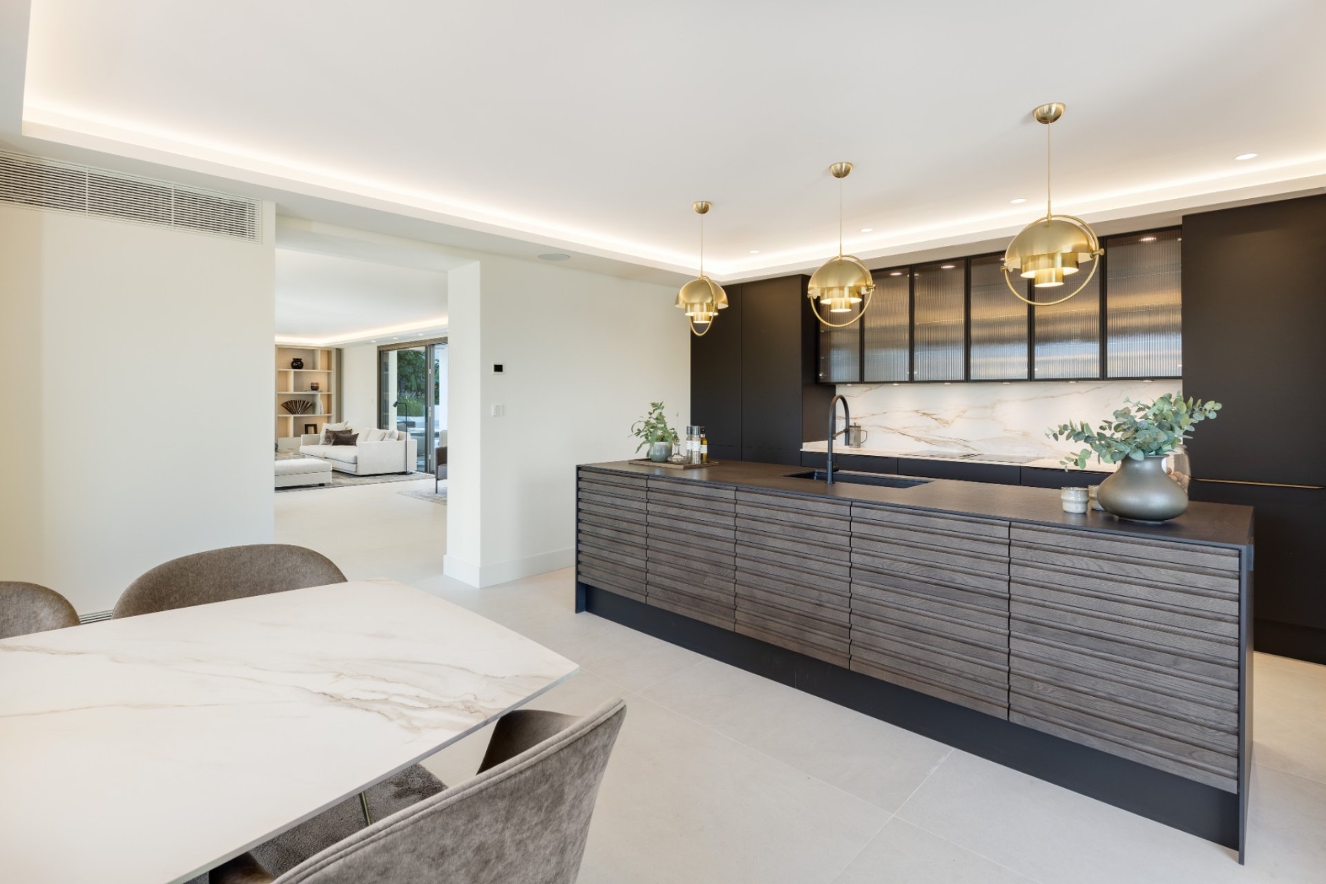 Resale - Villa -
Marbella - Nueva Andalucía