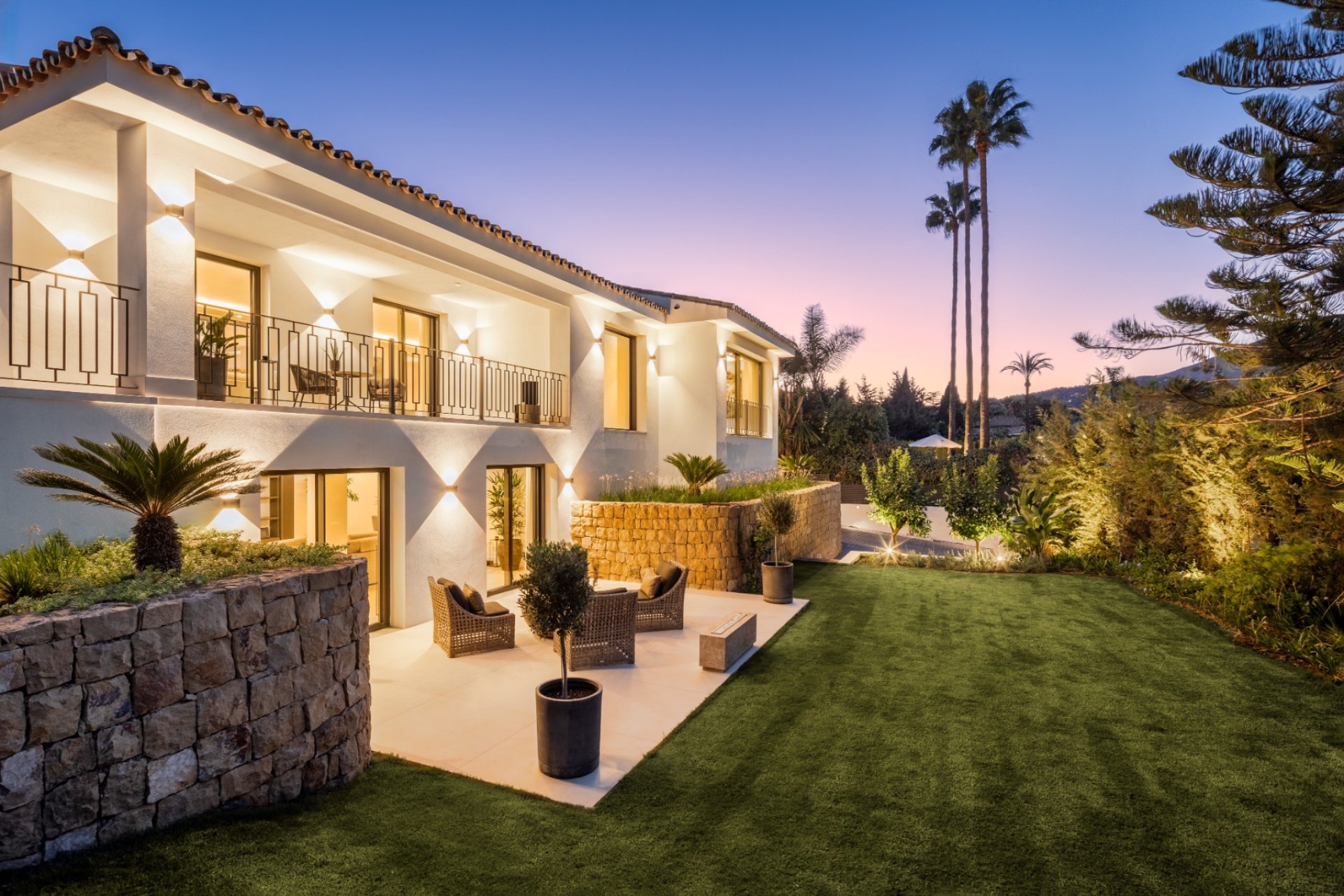 Resale - Villa -
Marbella - Nueva Andalucía