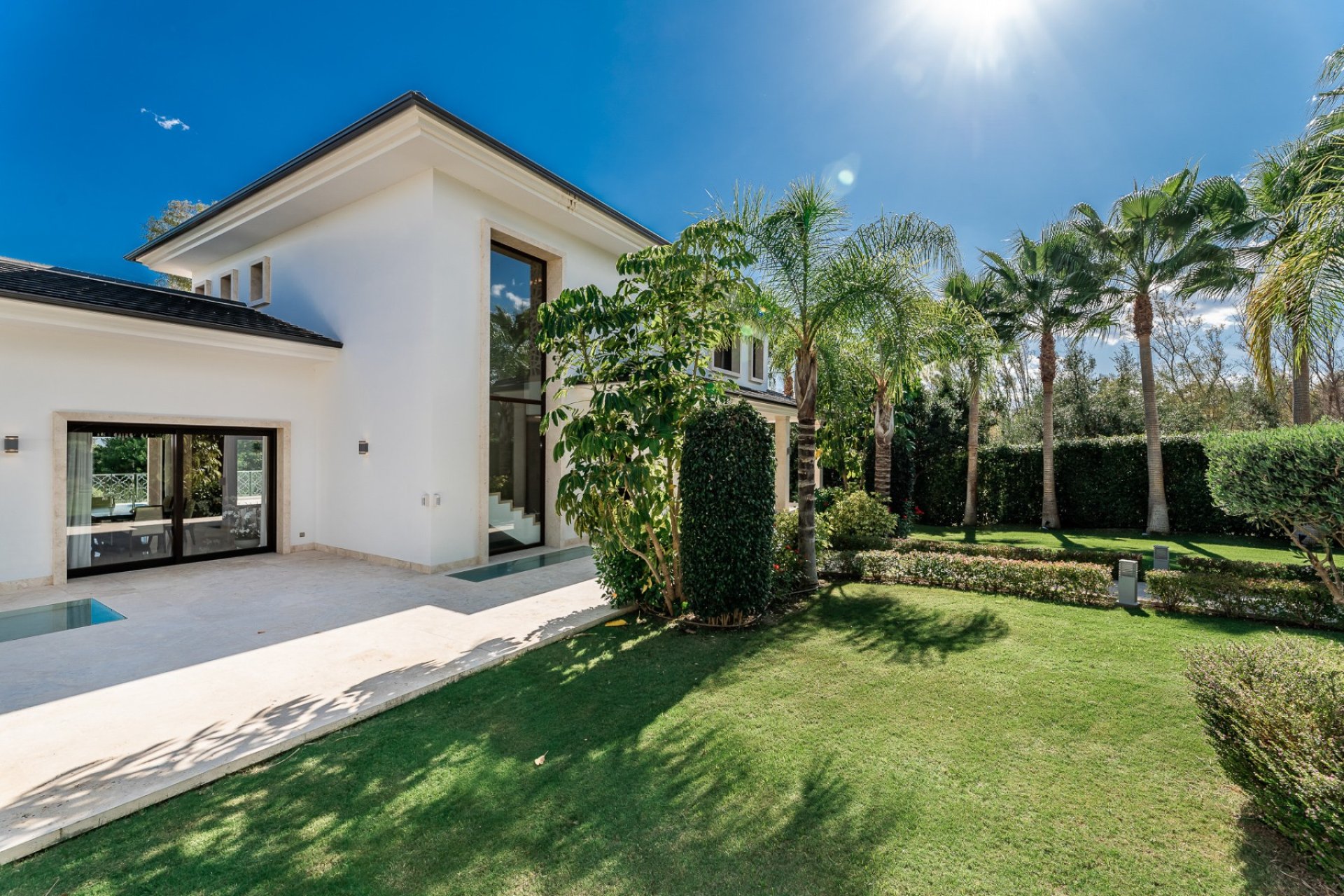 Resale - Villa -
Marbella - Nueva Andalucía