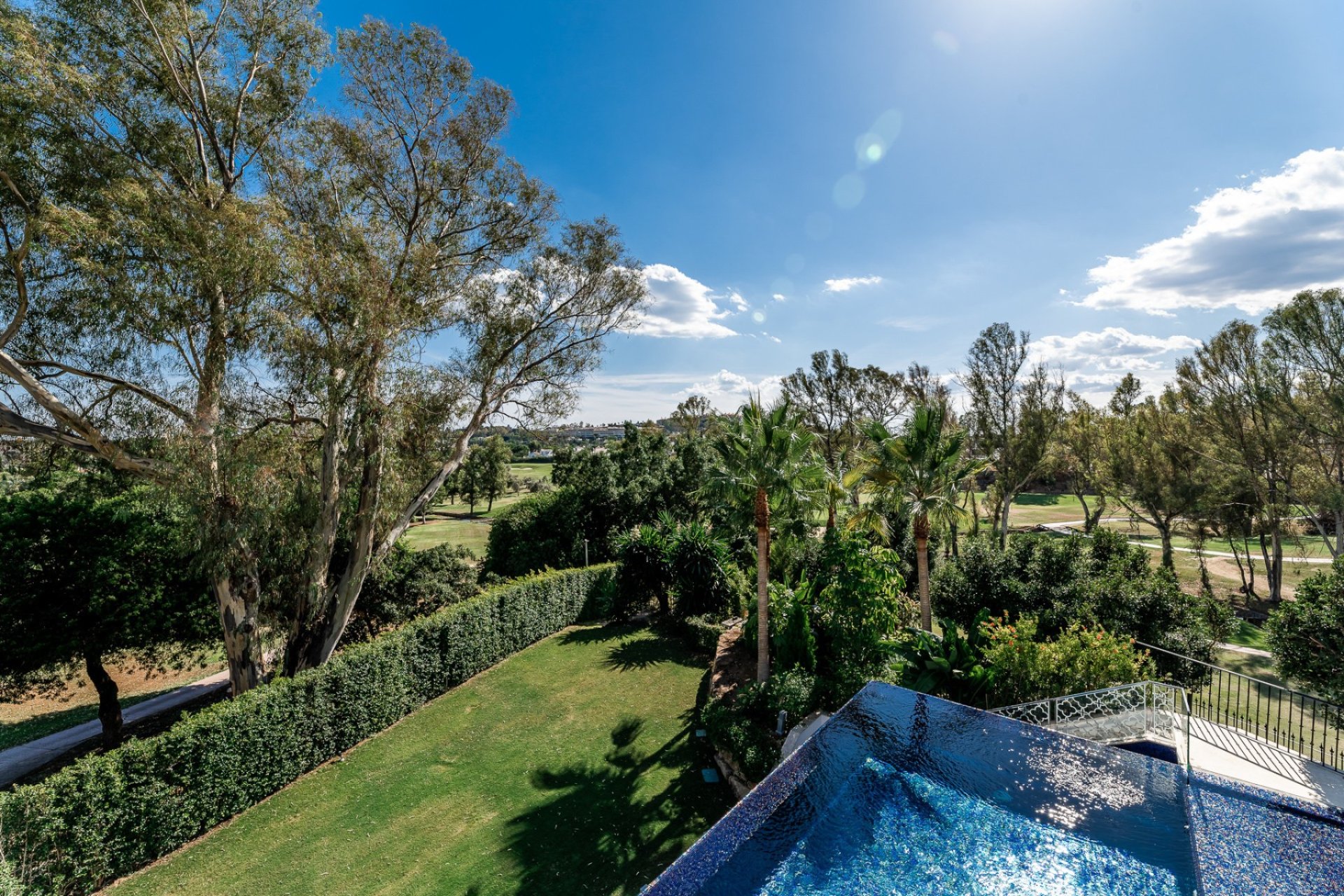 Resale - Villa -
Marbella - Nueva Andalucía