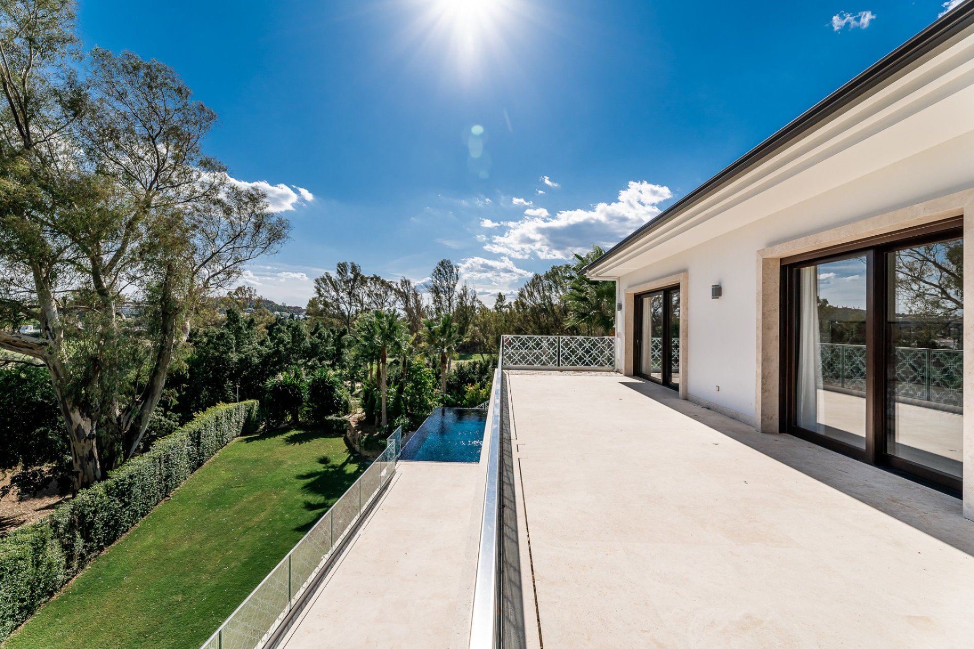 Resale - Villa -
Marbella - Nueva Andalucía