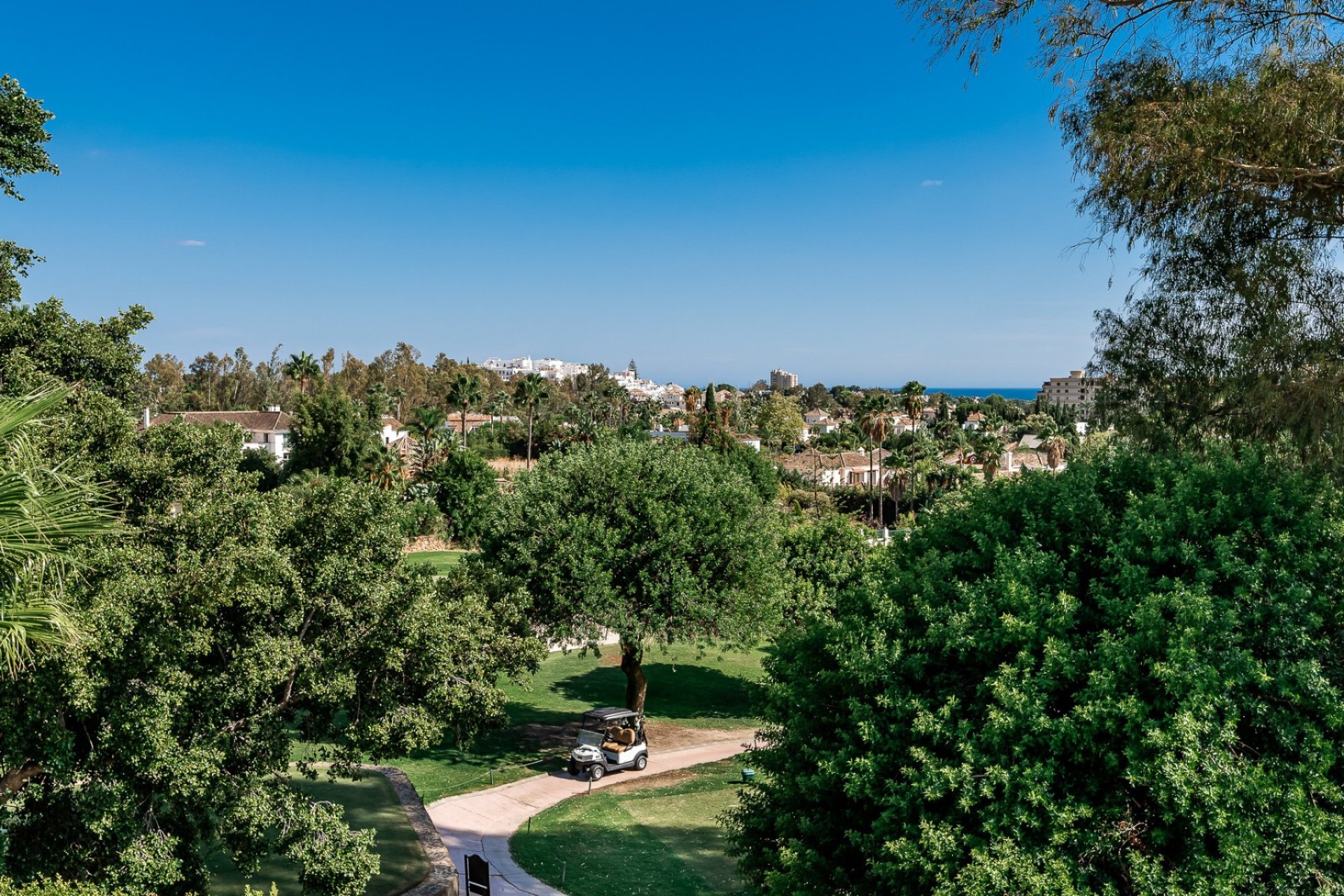 Resale - Villa -
Marbella - Nueva Andalucía