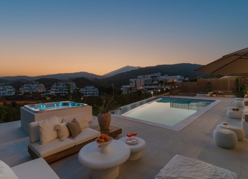 Resale - Villa -
Marbella - Nueva Andalucía